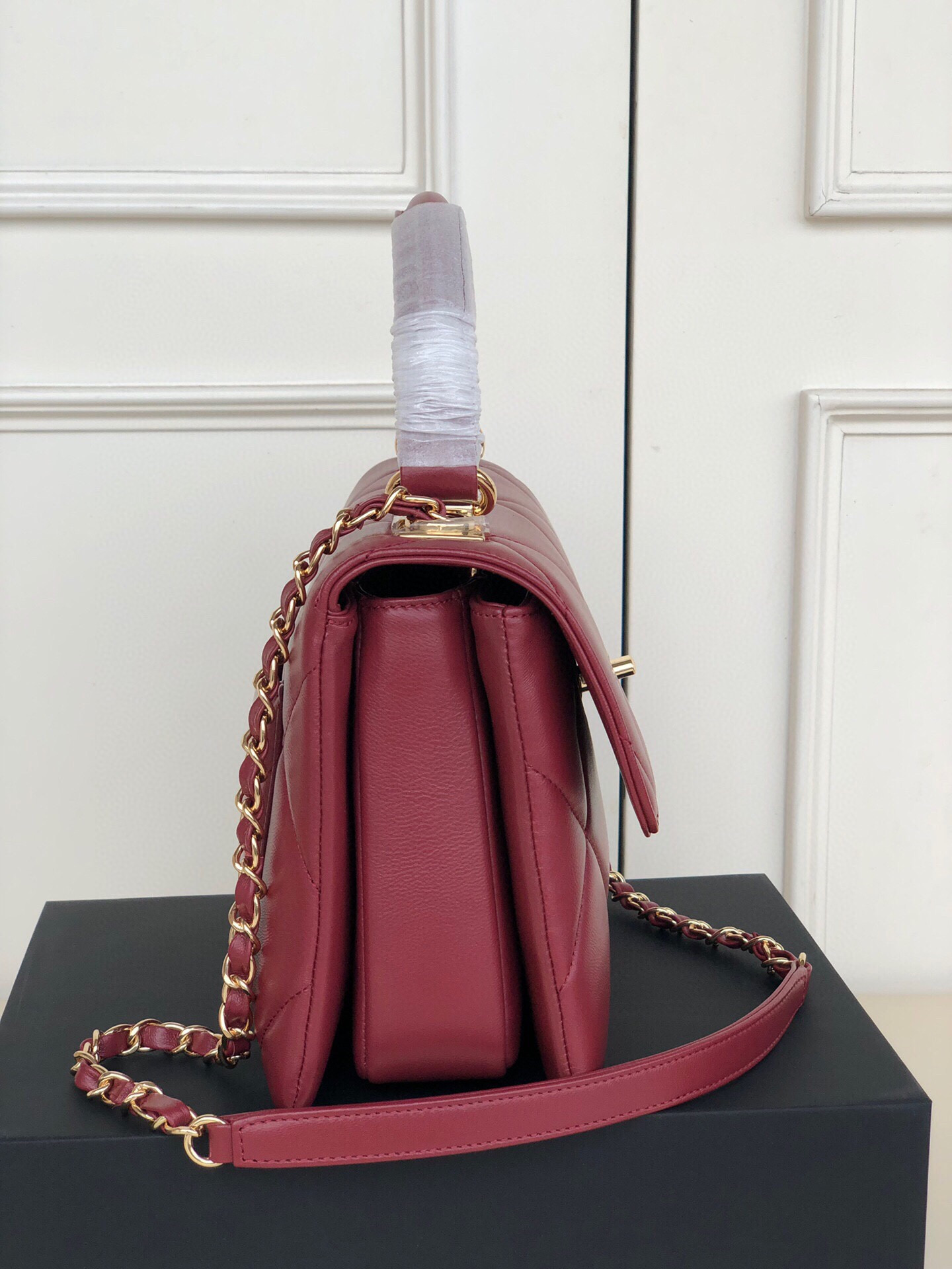 CHANEL FLAP BAG WITH TOP HANDLE 6.6 × 9.8 × 4.7 in