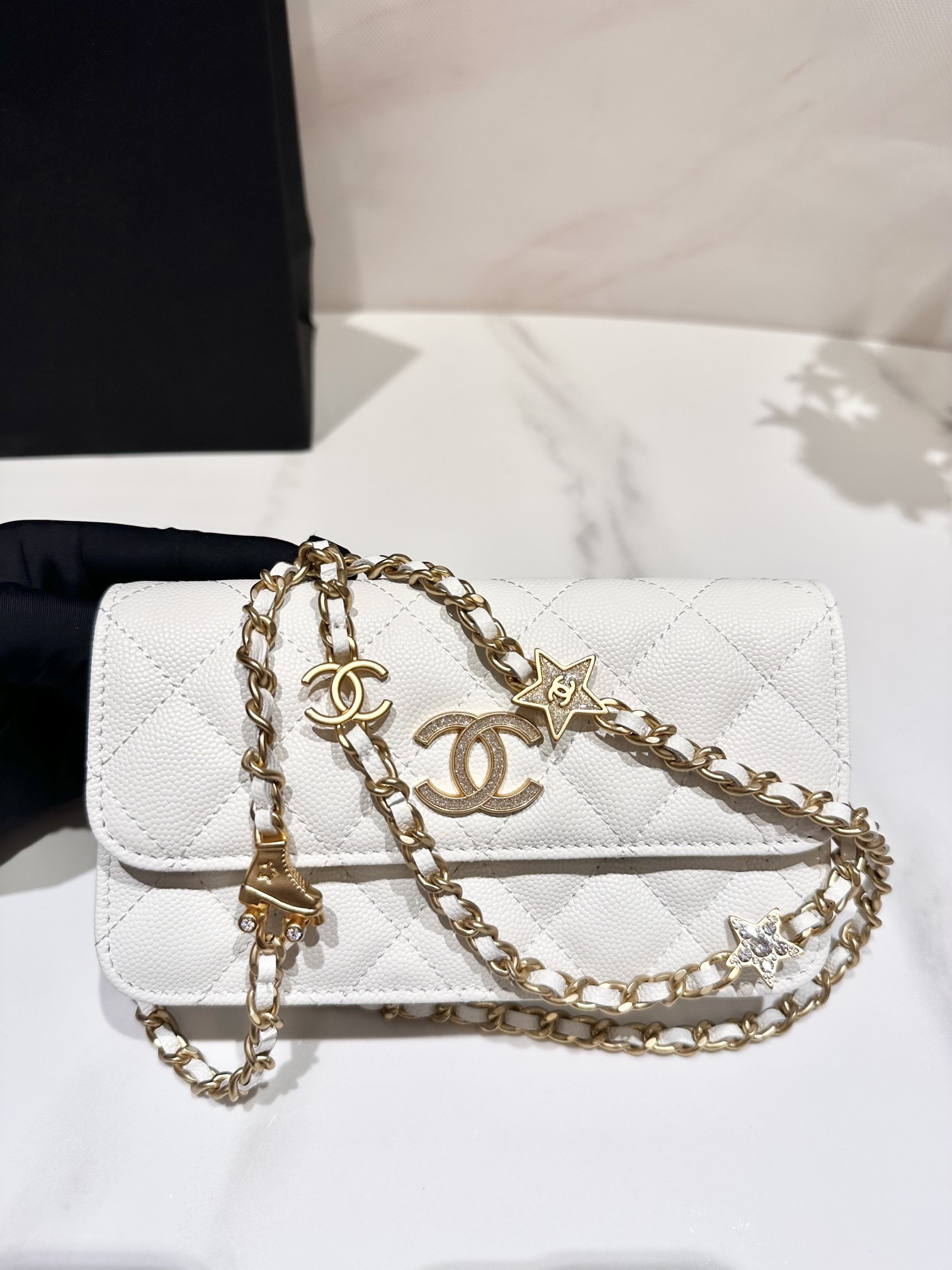CHANEL CLASSIC WALLET ON CHAIN MINI WHITE 6.7 x 3.9 x 1.6 in