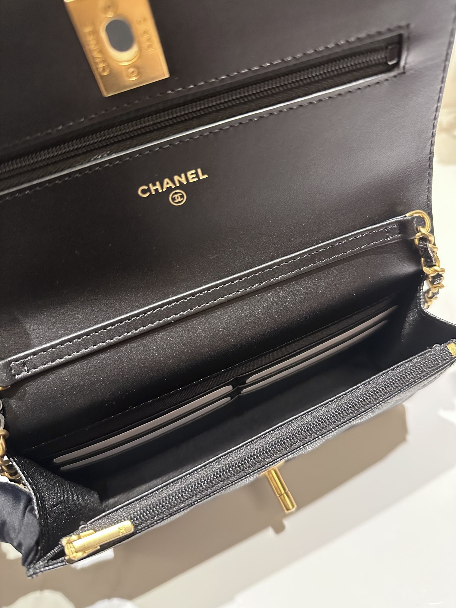 CHANEL CLASSIC WALLET ON CHAIN 4.8 × 7.5 × 1.4 in