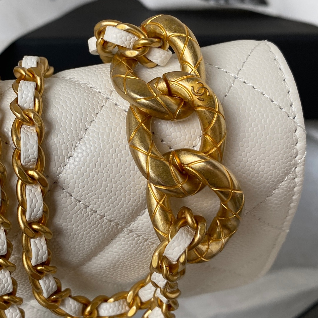 CHANEL CLASSIC WALLET ON CHAIN WHITE 4.8 × 7.5 × 1.4 in