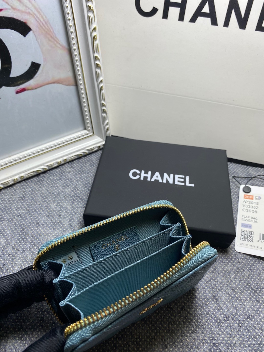 CHANEL ZIPPED COIN PURSE 7.5x 11x 2.5cm