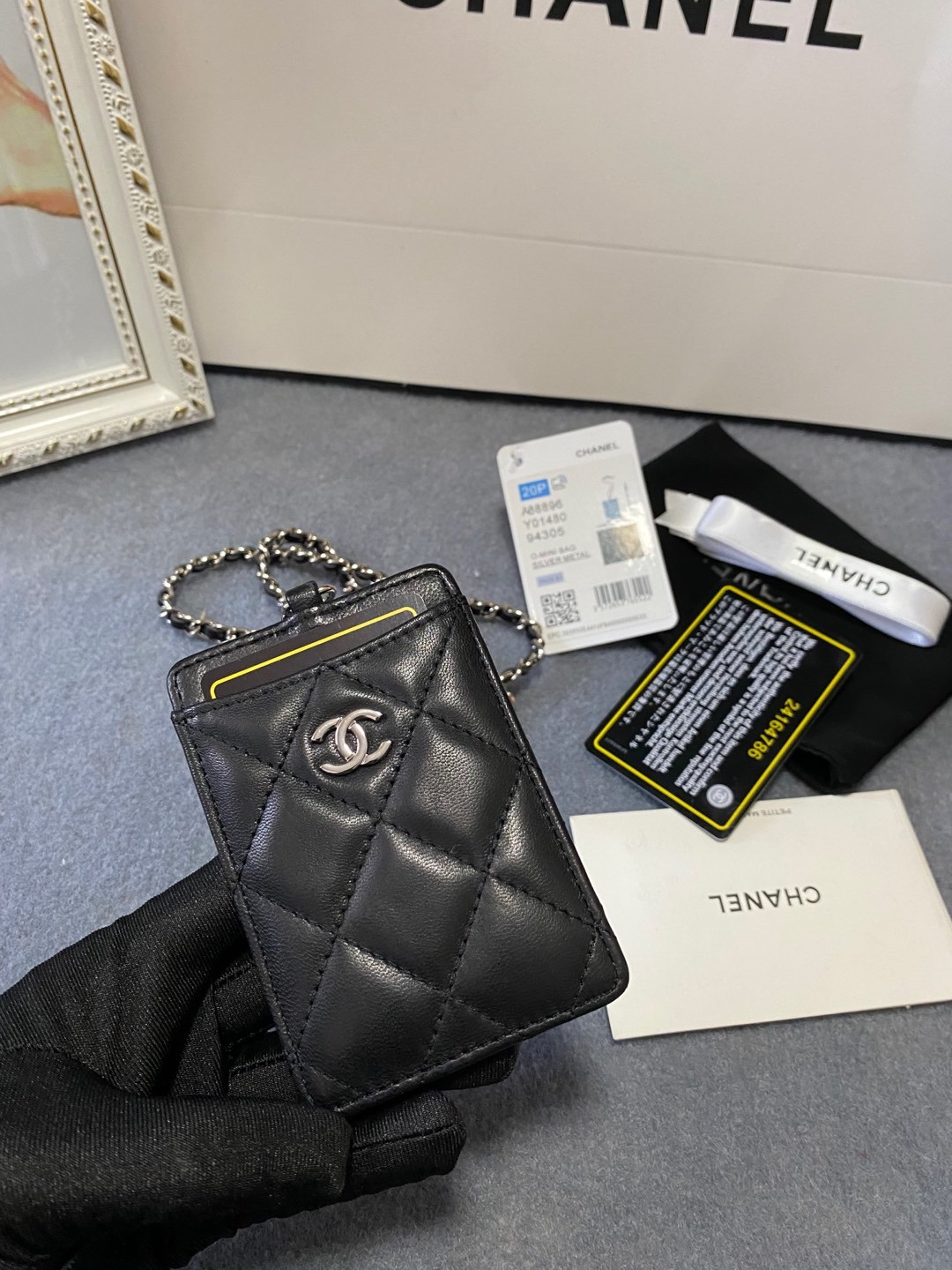 CHANEL CARD HOLDER 10.5 x7 x  0.5cm