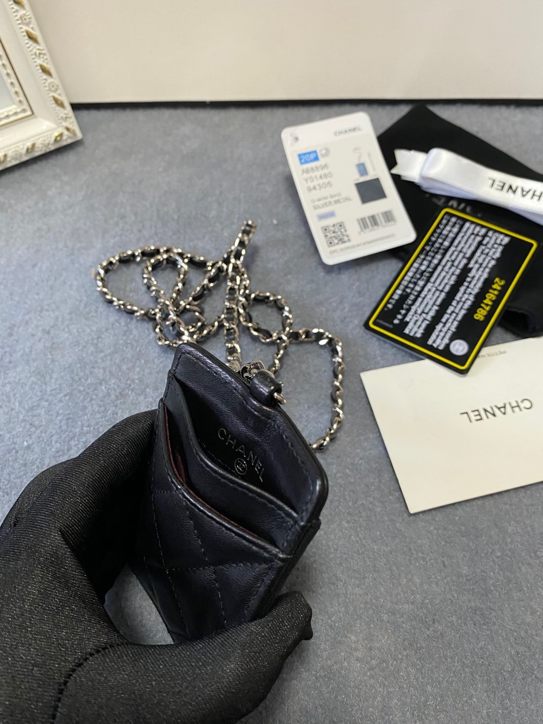 CHANEL CARD HOLDER 10.5 x7 x  0.5cm