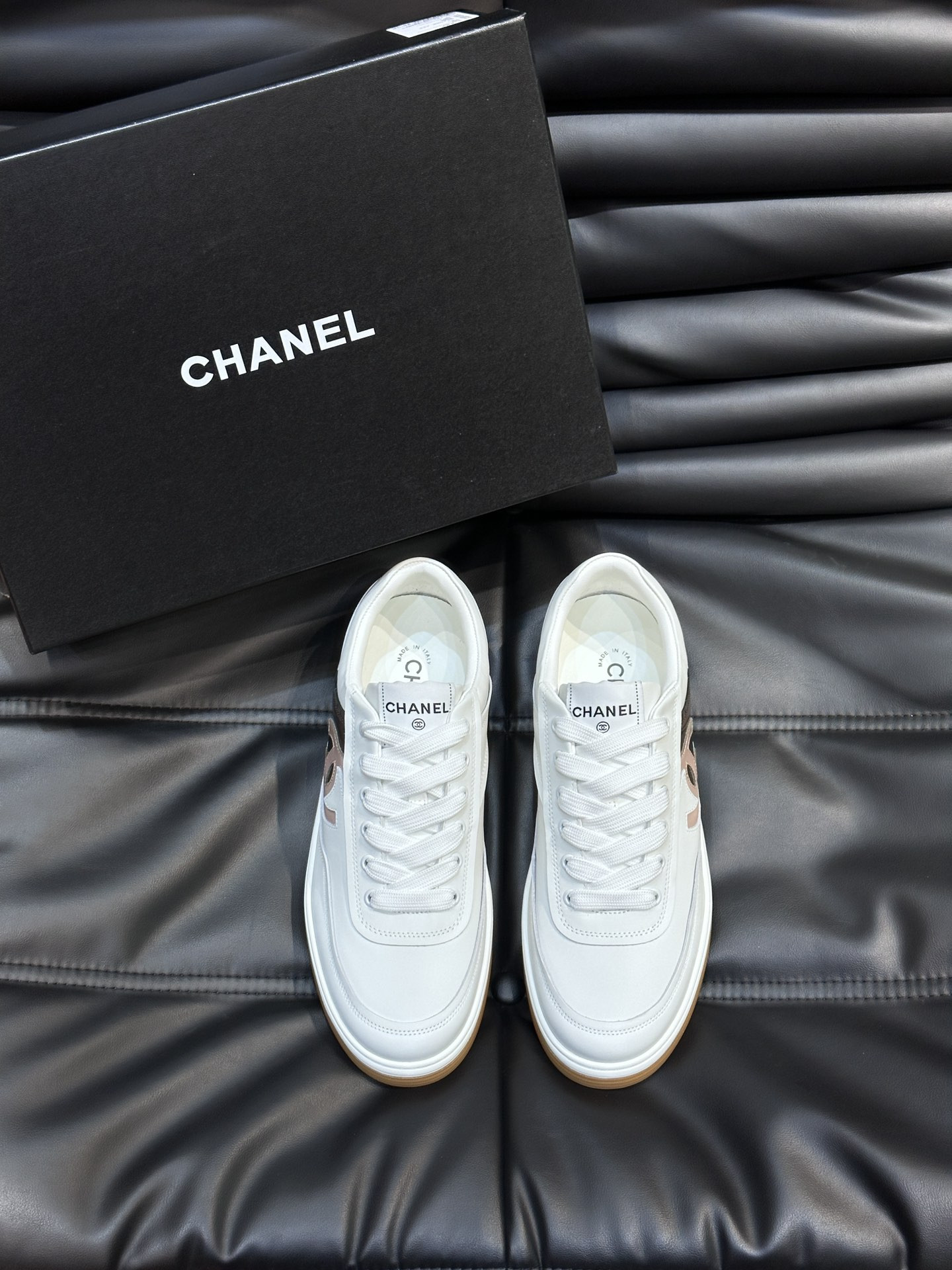 UA CHANEL SNEAKER Calfskin
