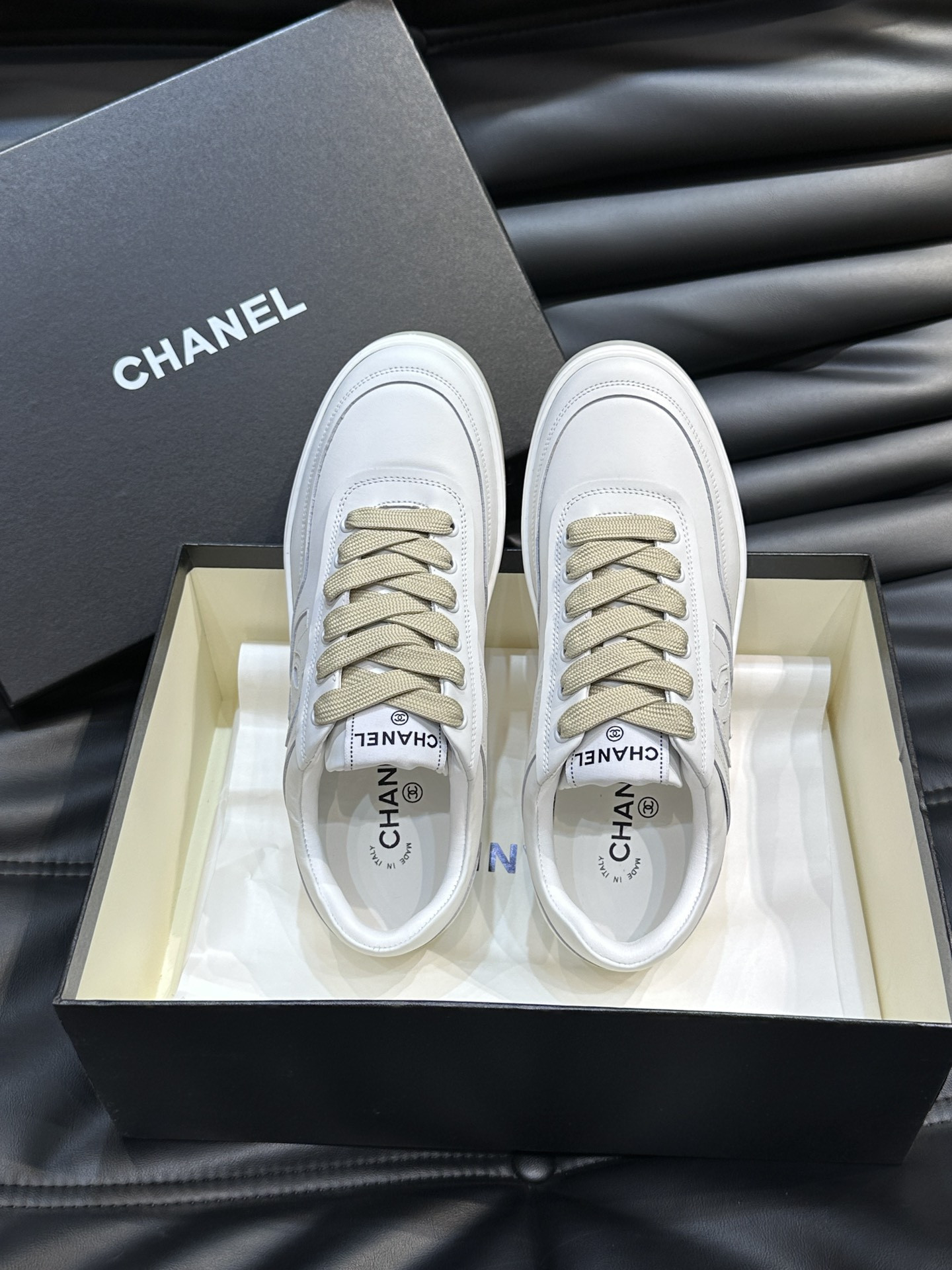 UA CHANEL SNEAKER Calfskin