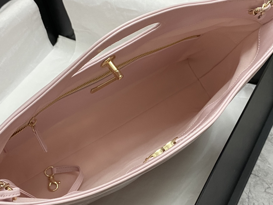 CHANEL  SHOPPING BAG Shiny Lambskin & Gold-Tone Metal 35x39x8cm