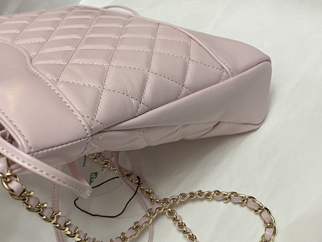 CHANEL MINI SHOPPING BAG Shiny Lambskin & Gold-Tone Metal 22x23x5.5cm