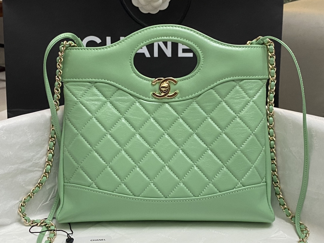 CHANEL MINI SHOPPING BAG Shiny Lambskin & Gold-Tone Metal Light green 22x23x5.5cm