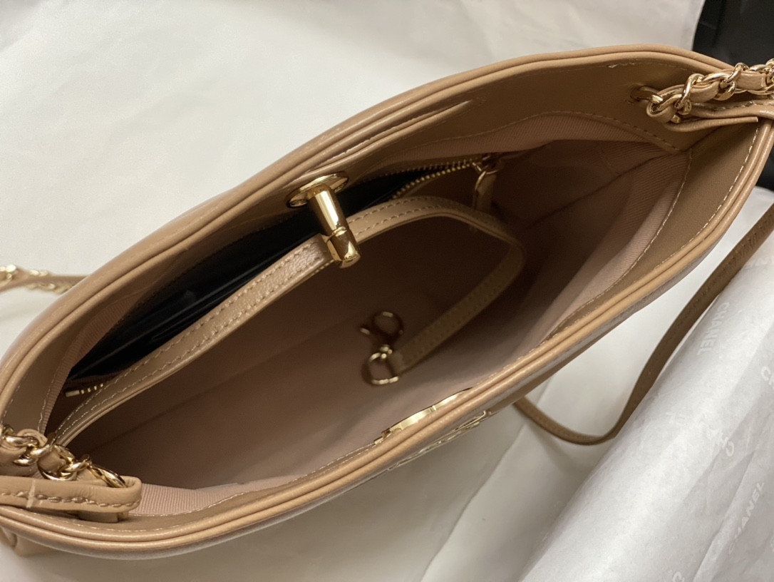 CHANEL MINI SHOPPING BAG Shiny Lambskin & Gold-Tone Metal 22x23x5.5cm