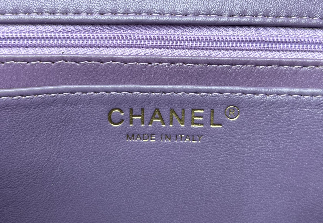 CHANEL MINI CLASSIC 11.12 HANDBAG Tweed & Gold-Tone Metal 4.7 × 7.8 × 2.3 in