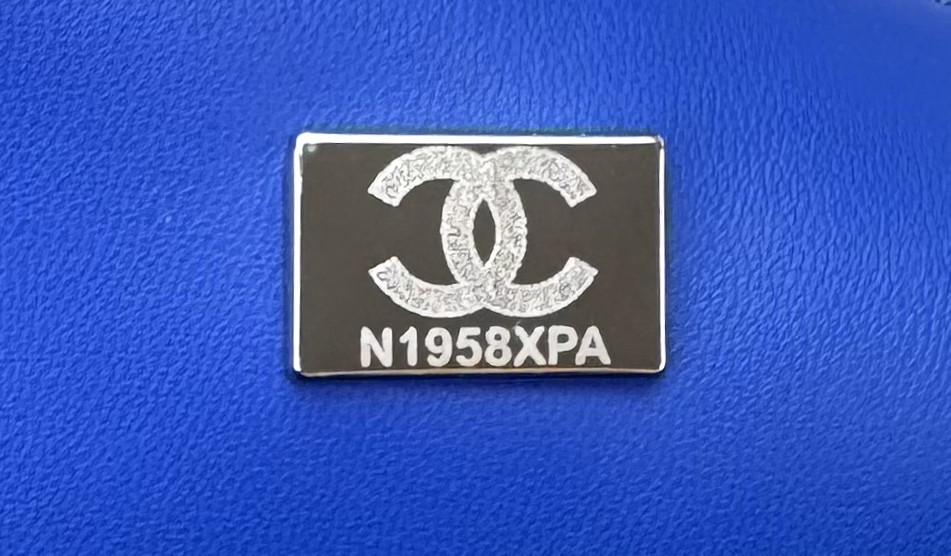 CHANEL MINI CLASSIC 11.12 HANDBAG  Tweed & Silver-Tone Metal 4.7 × 7.8 × 2.3 in