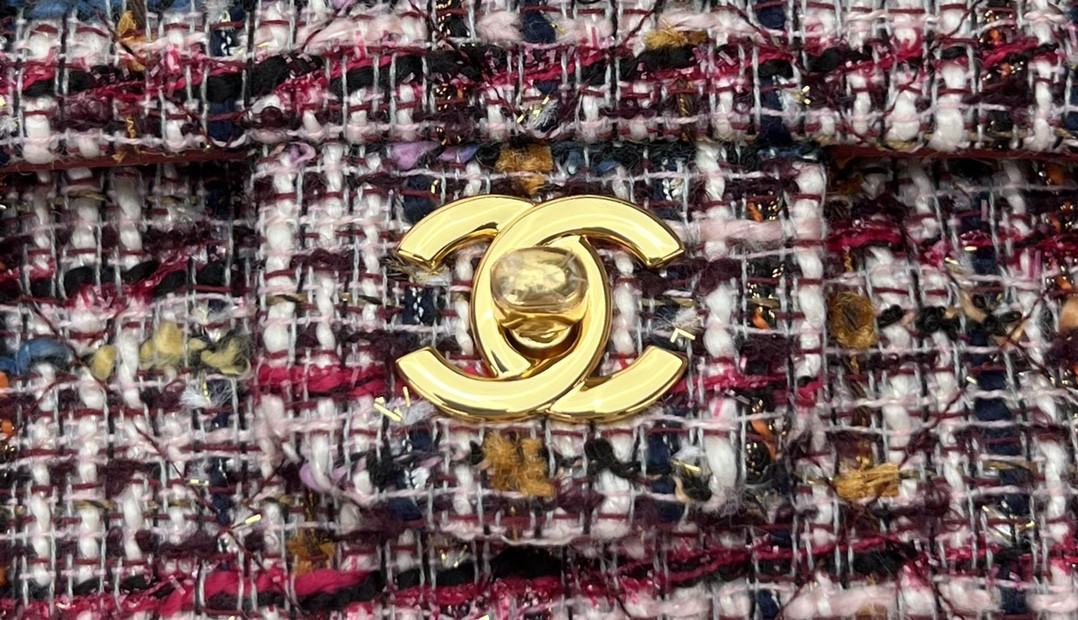 CHANEL MINI CLASSIC 11.12 HANDBAG Tweed & Gold-Tone Metal 4.7 × 7.8 × 2.3 in