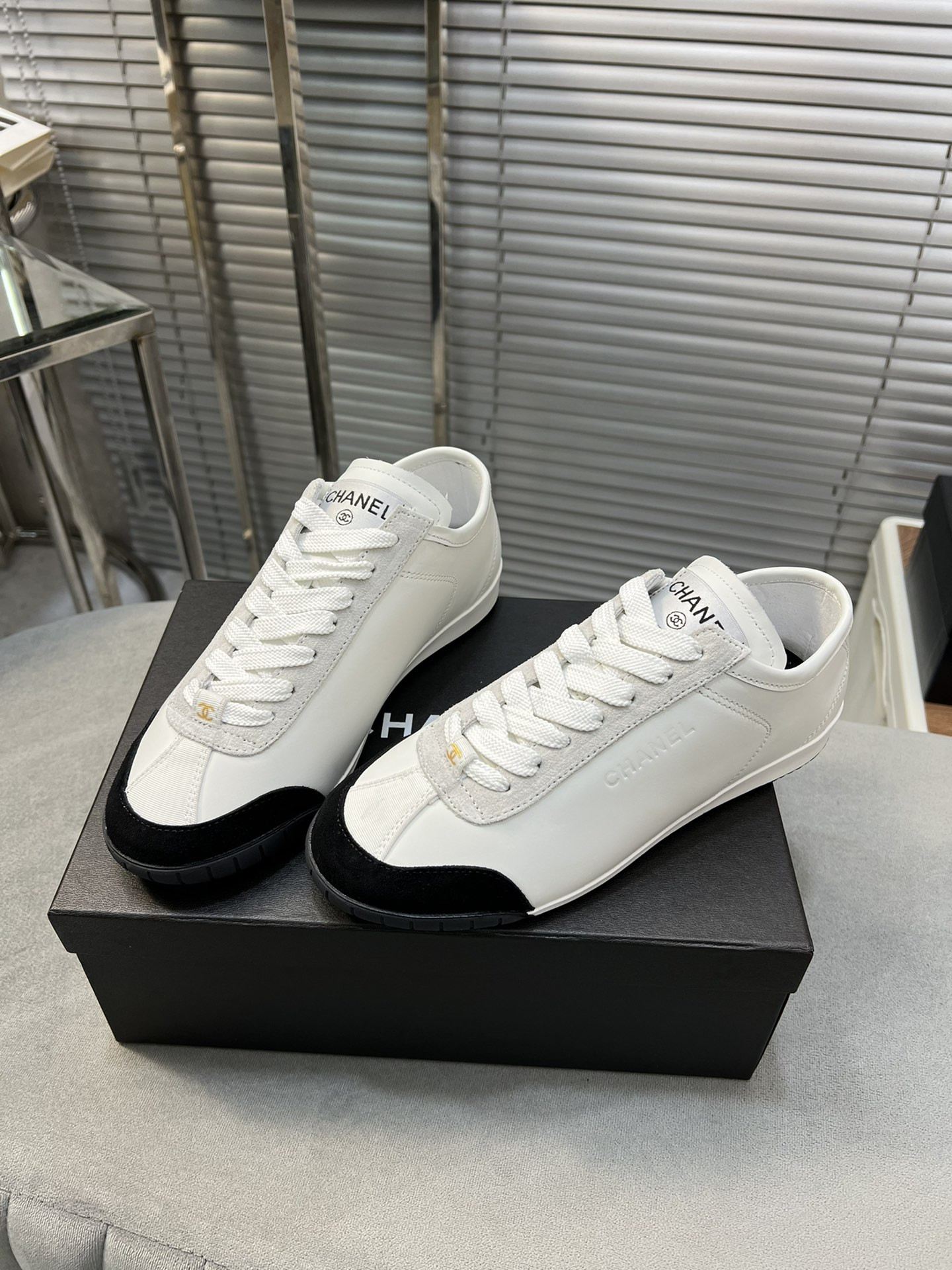 UA CHANEL SNEAKERS Calfskin & Suede Calfskin White & Black