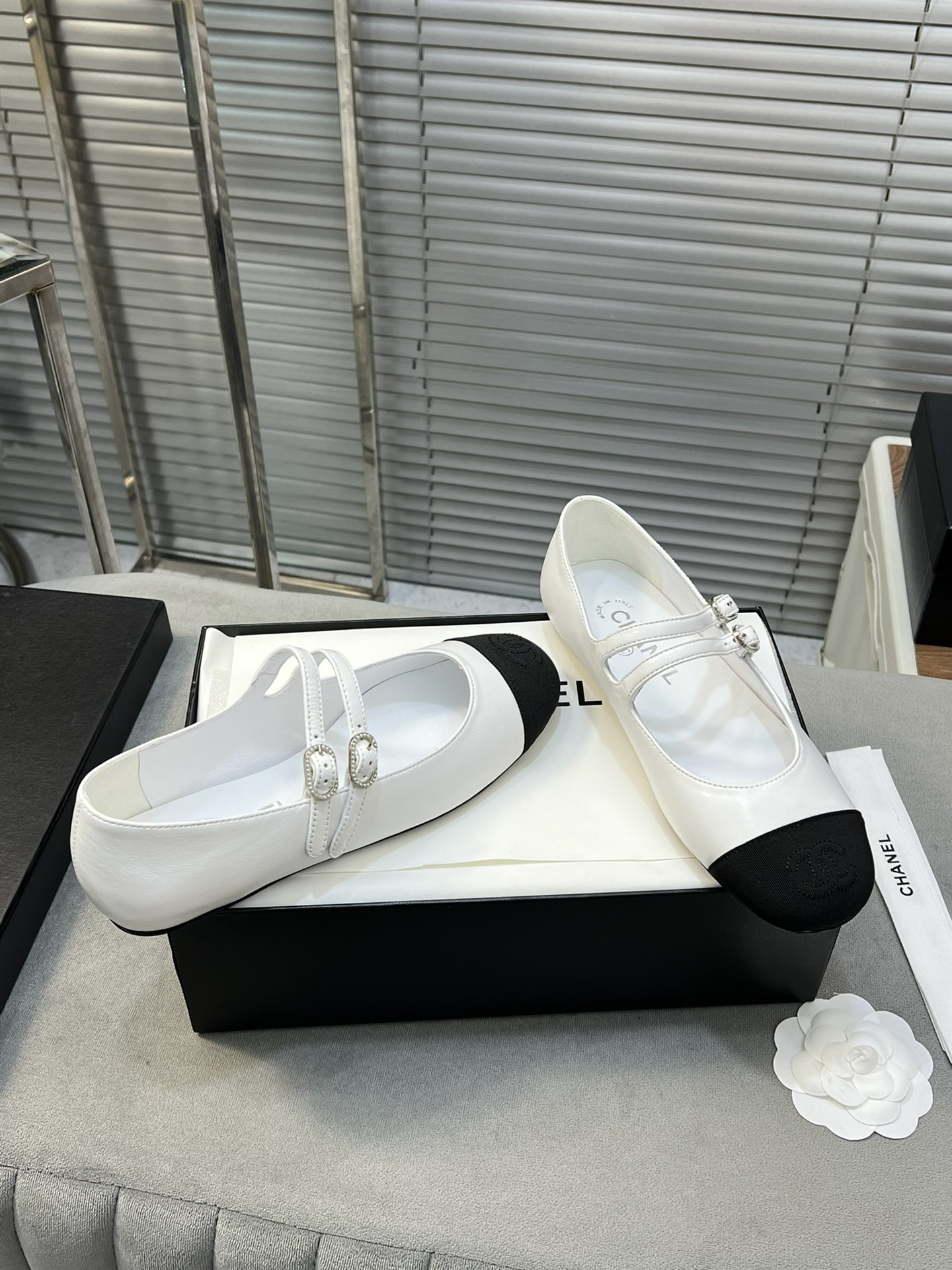 UA CHANEL MARY JANES  Lambskin & Grosgrain