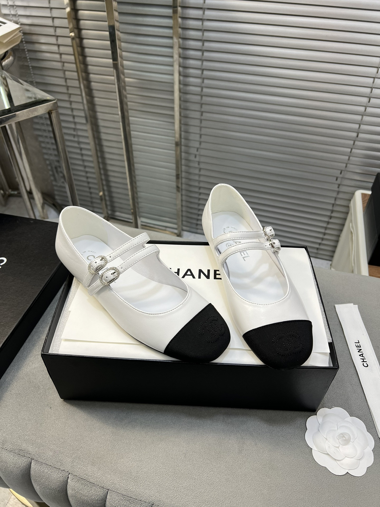 UA CHANEL MARY JANES  Lambskin & Grosgrain