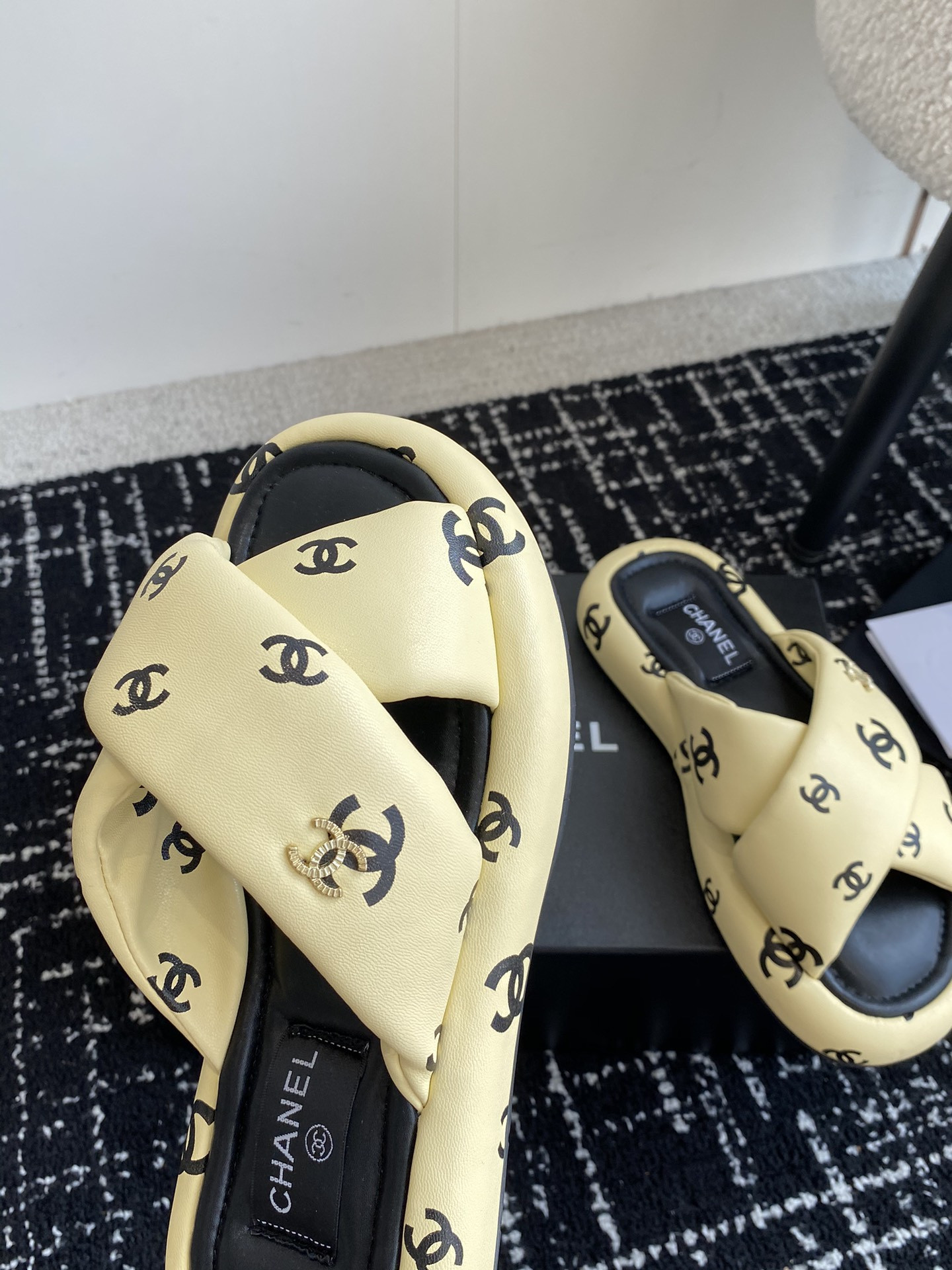 UA CHANEL SLIPPERS