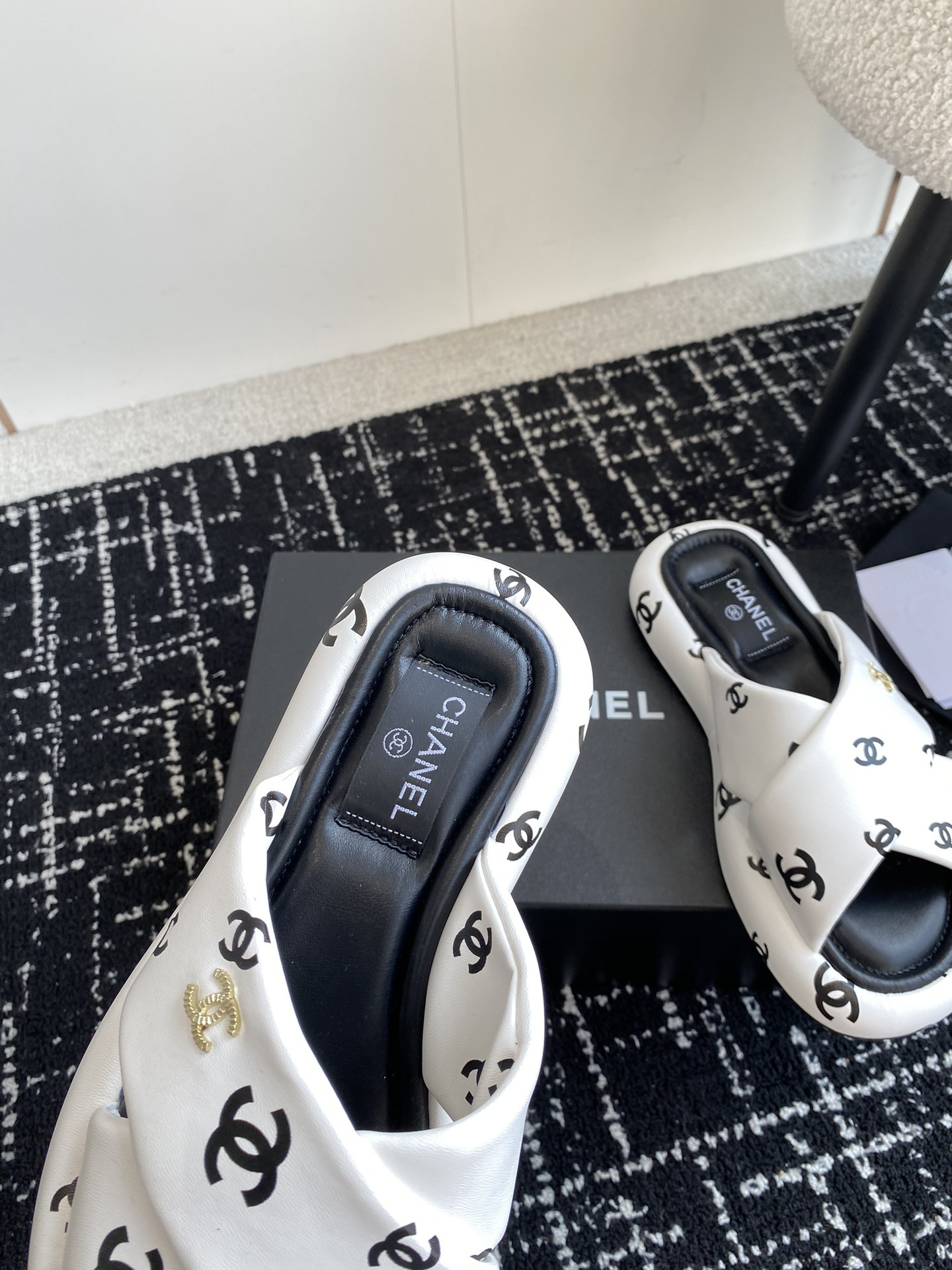 UA CHANEL SLIPPERS
