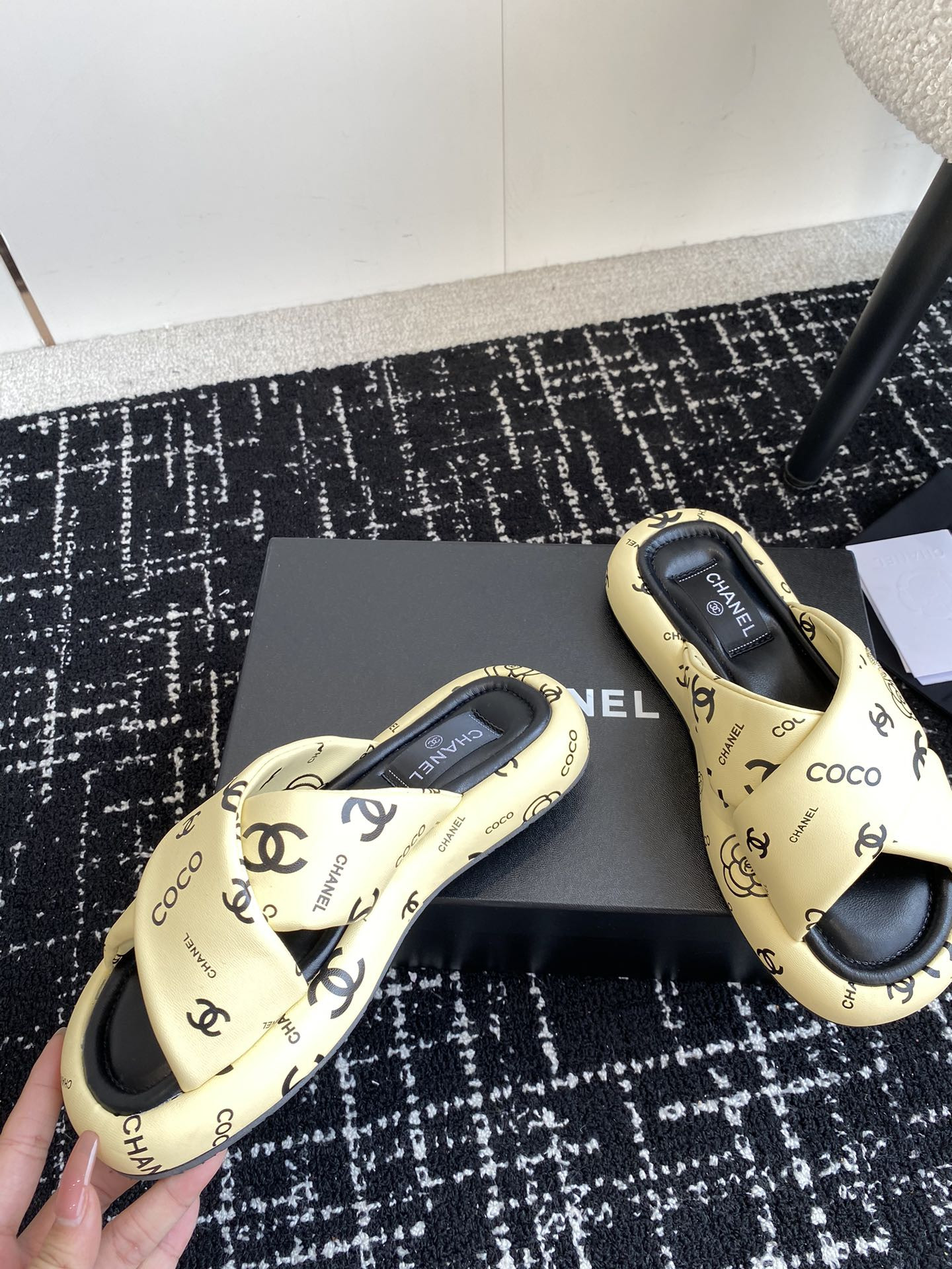 UA CHANEL SLIPPERS