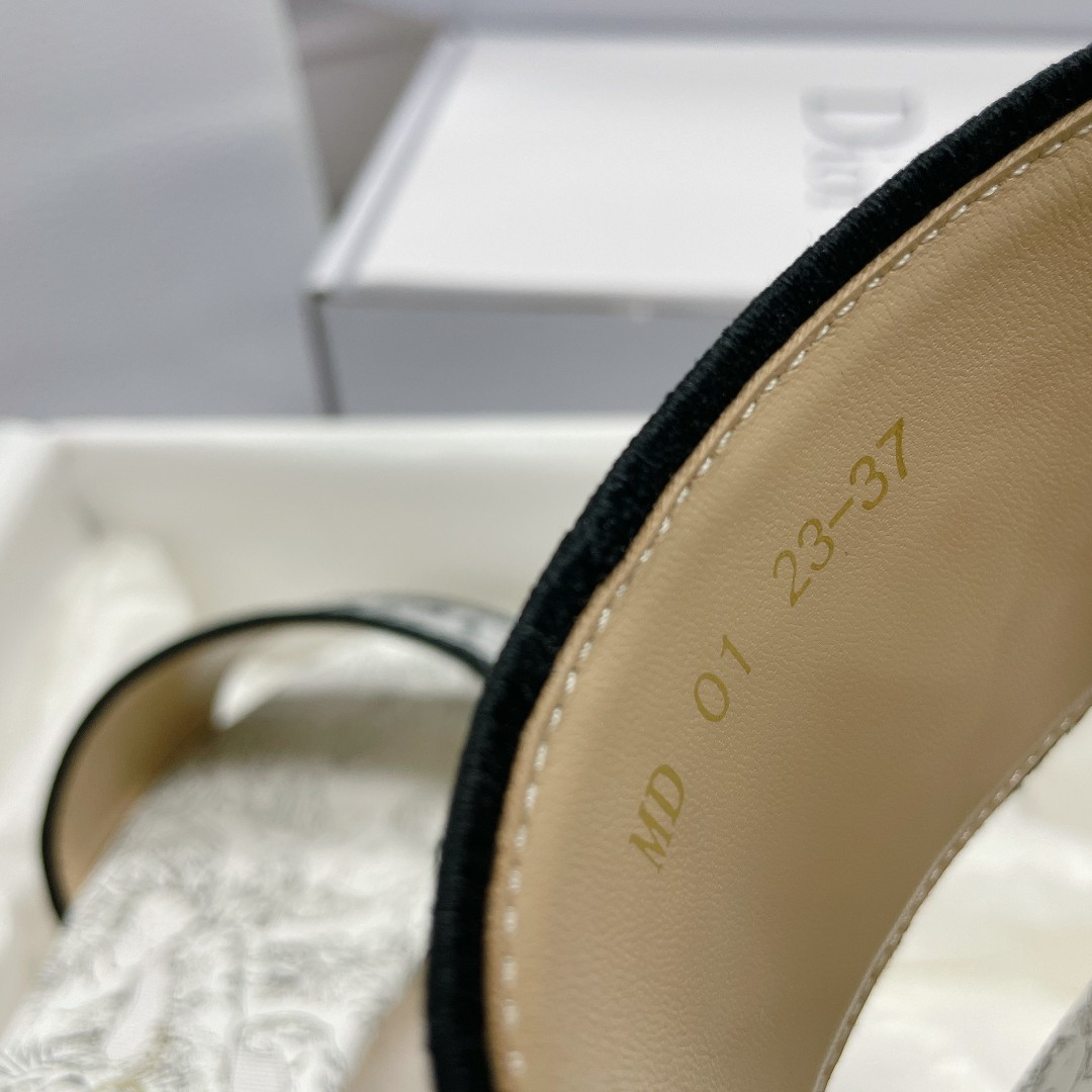 UA DIOR Dway Slide