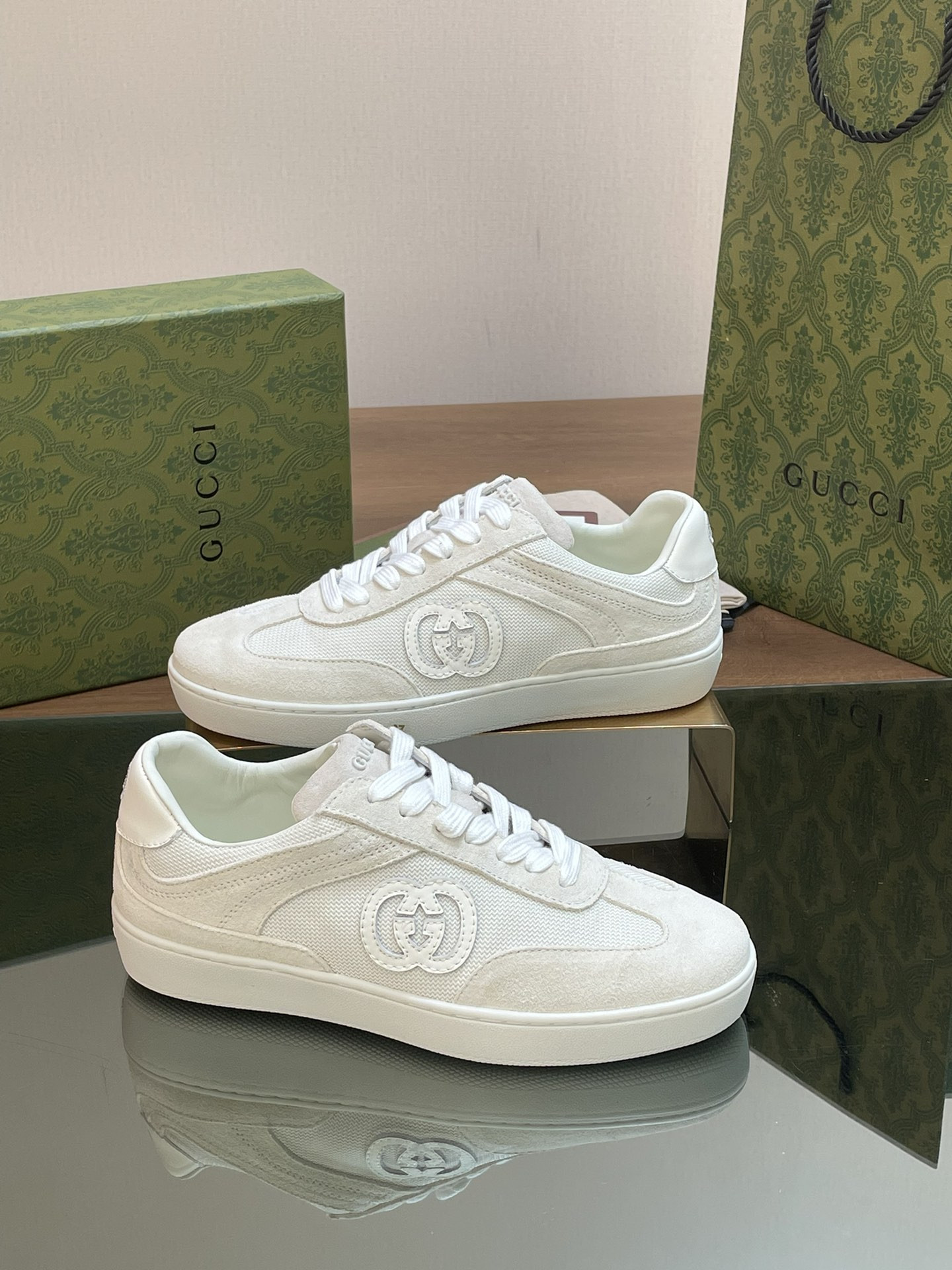 UA GUCCI INTERLOCKING G SNEAKER  White