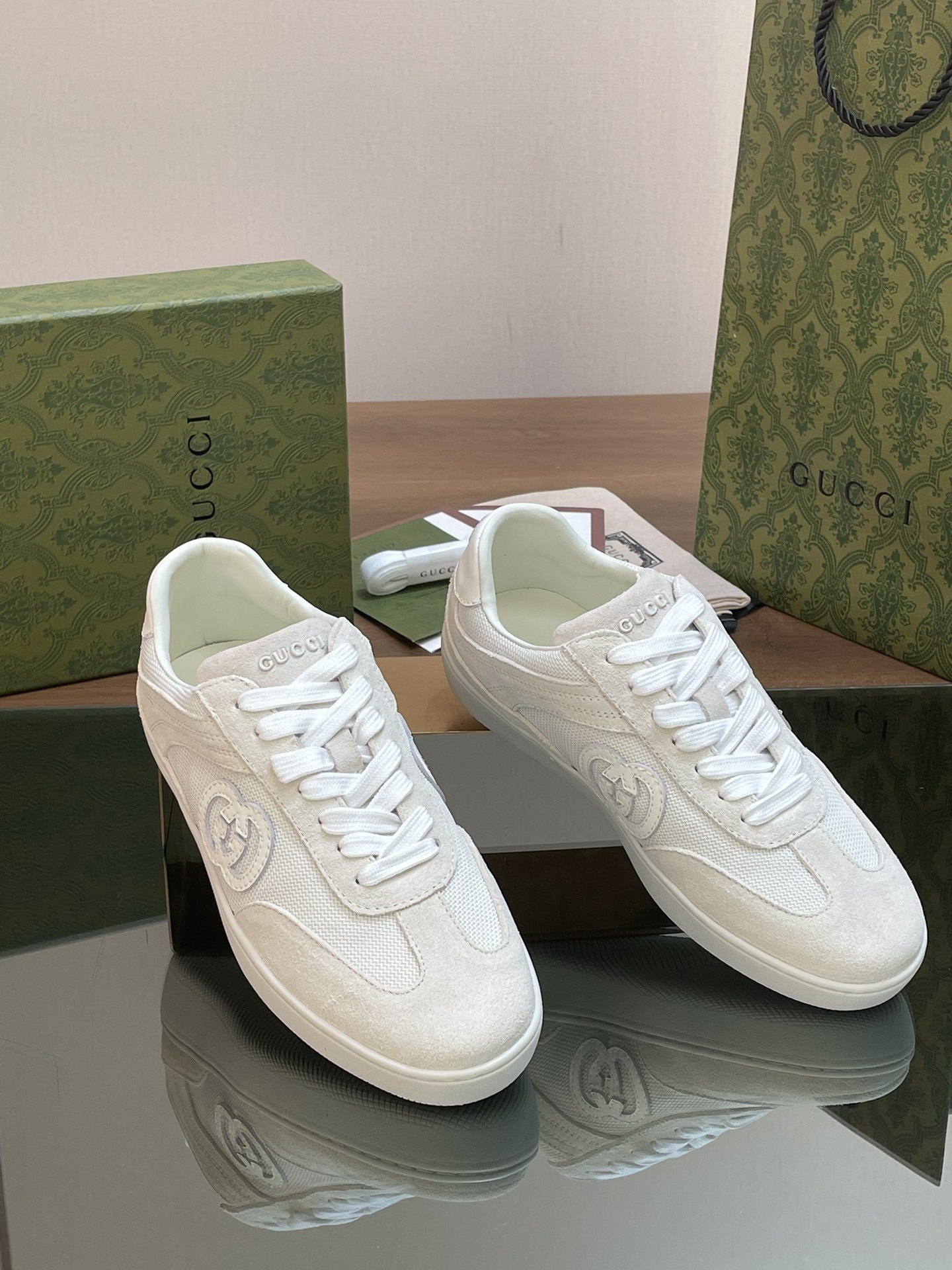 UA GUCCI INTERLOCKING G SNEAKER  White