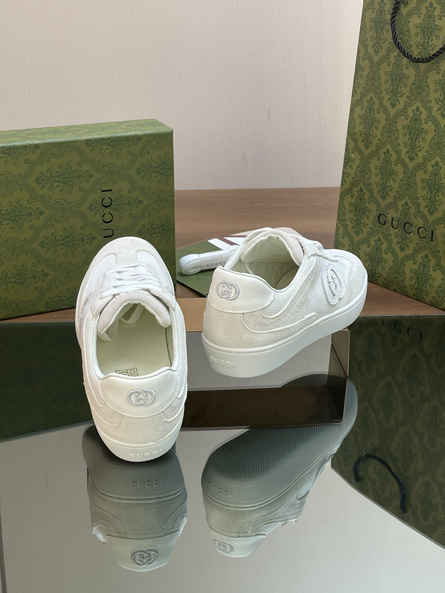 UA GUCCI INTERLOCKING G SNEAKER  White