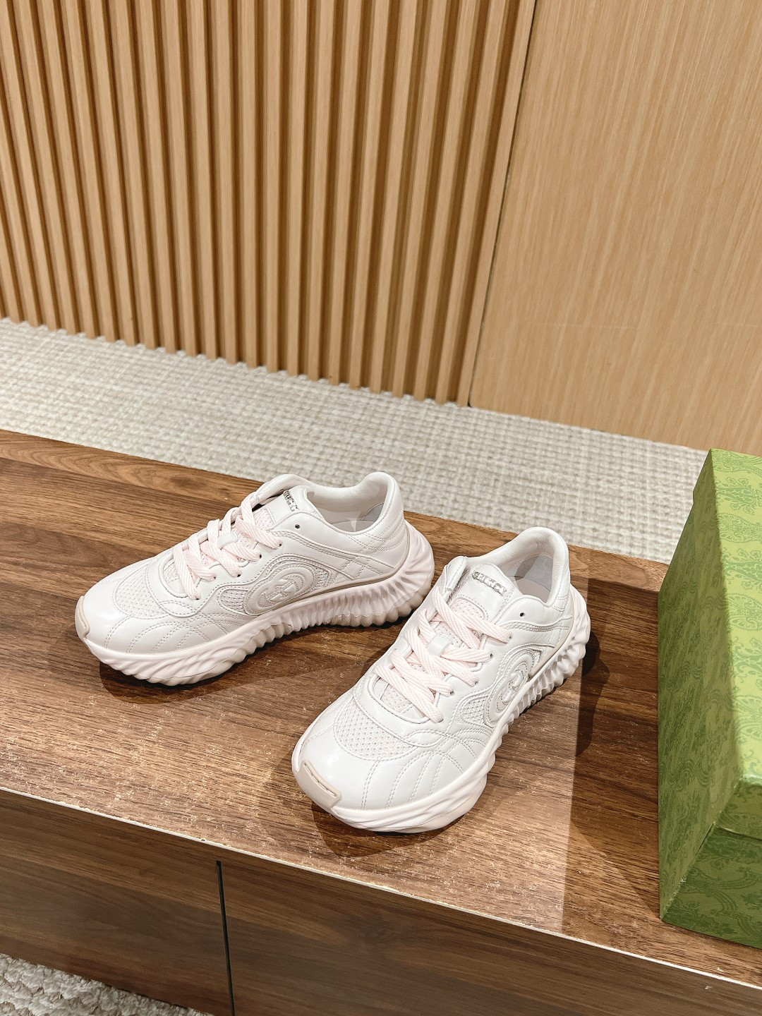 UA GUCCI RIPPLE SNEAKER