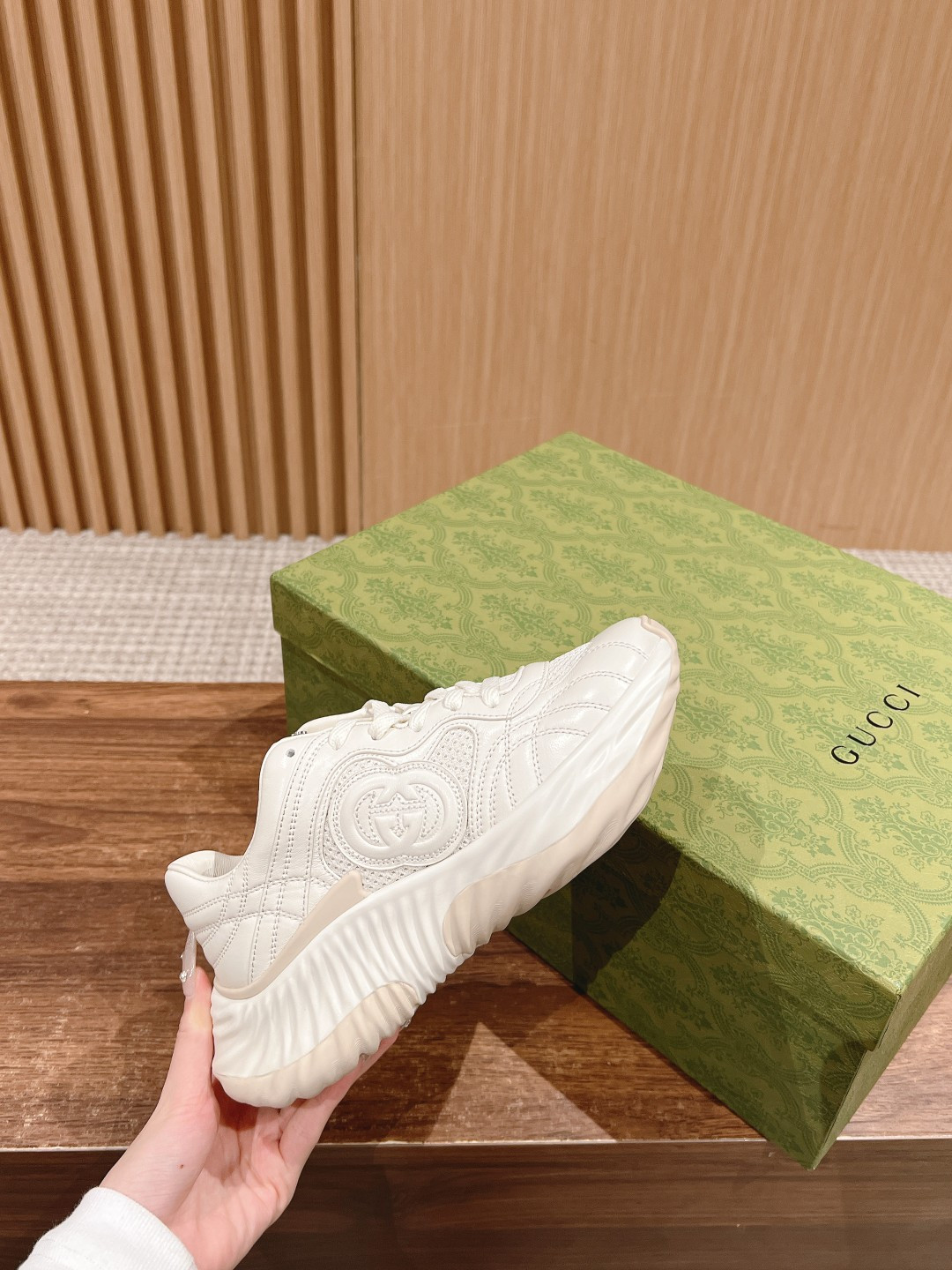 UA GUCCI RIPPLE SNEAKER