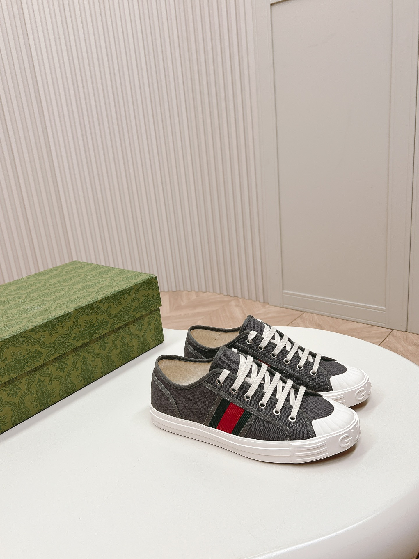 UA GUCCI SNEAKER WITH WEB