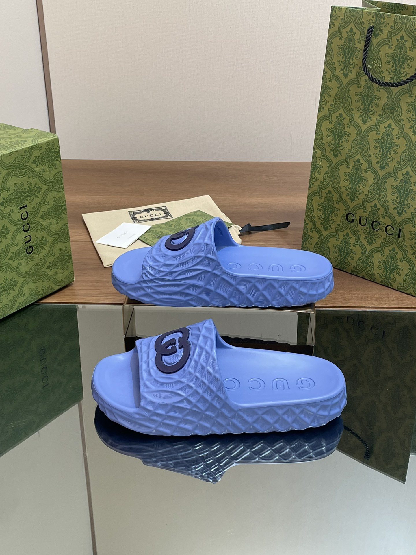 UA GUCCI INTERLOCKING G SLIDE SANDAL Blue