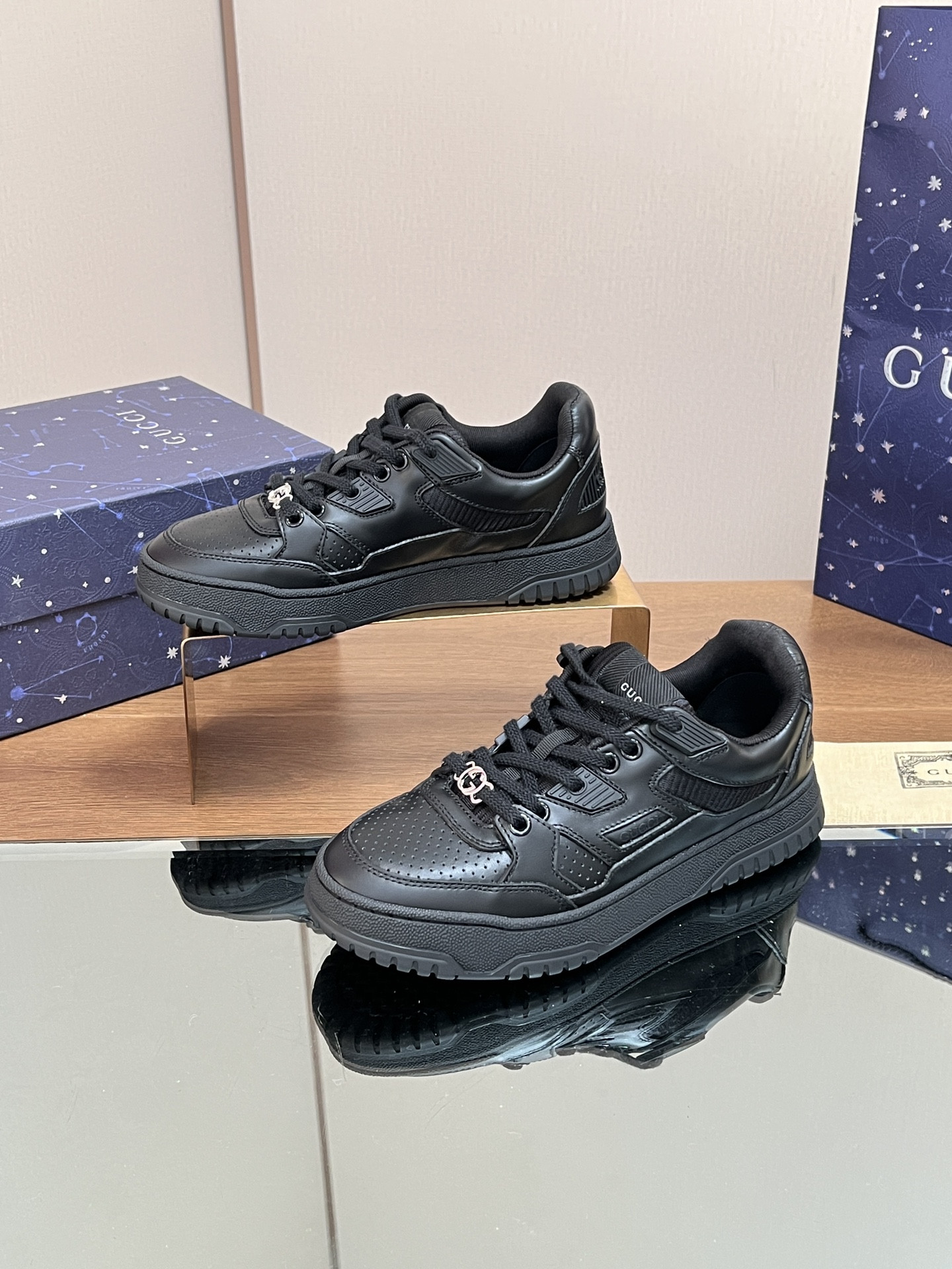 UA GUCCI Low-Top SNEAKER