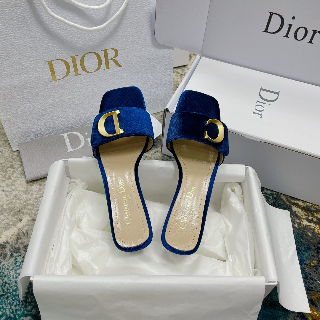 UA Dior Or C