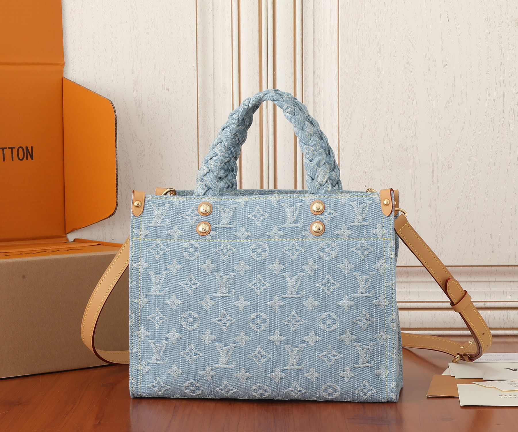 LV Let Go PM M42897  11 x 9.1 x 4.1 in
