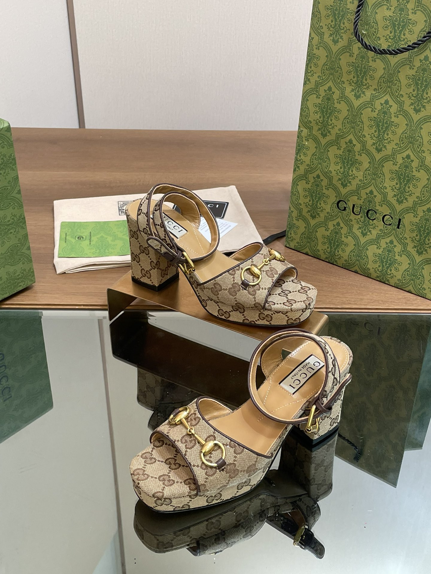 UA GUCCI HORSEBIT PLATFORM SANDAL