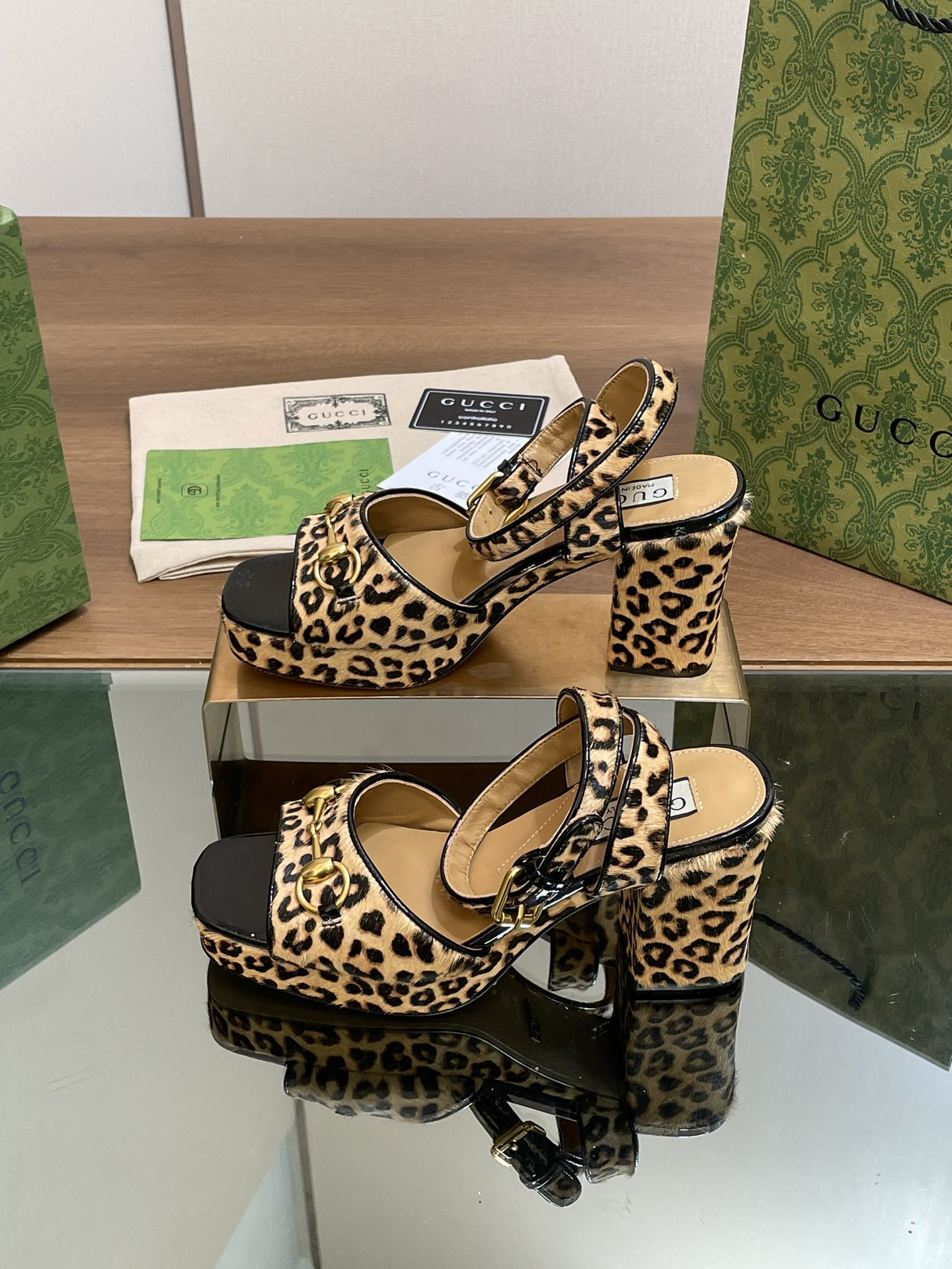 UA GUCCI HORSEBIT PLATFORM SANDAL