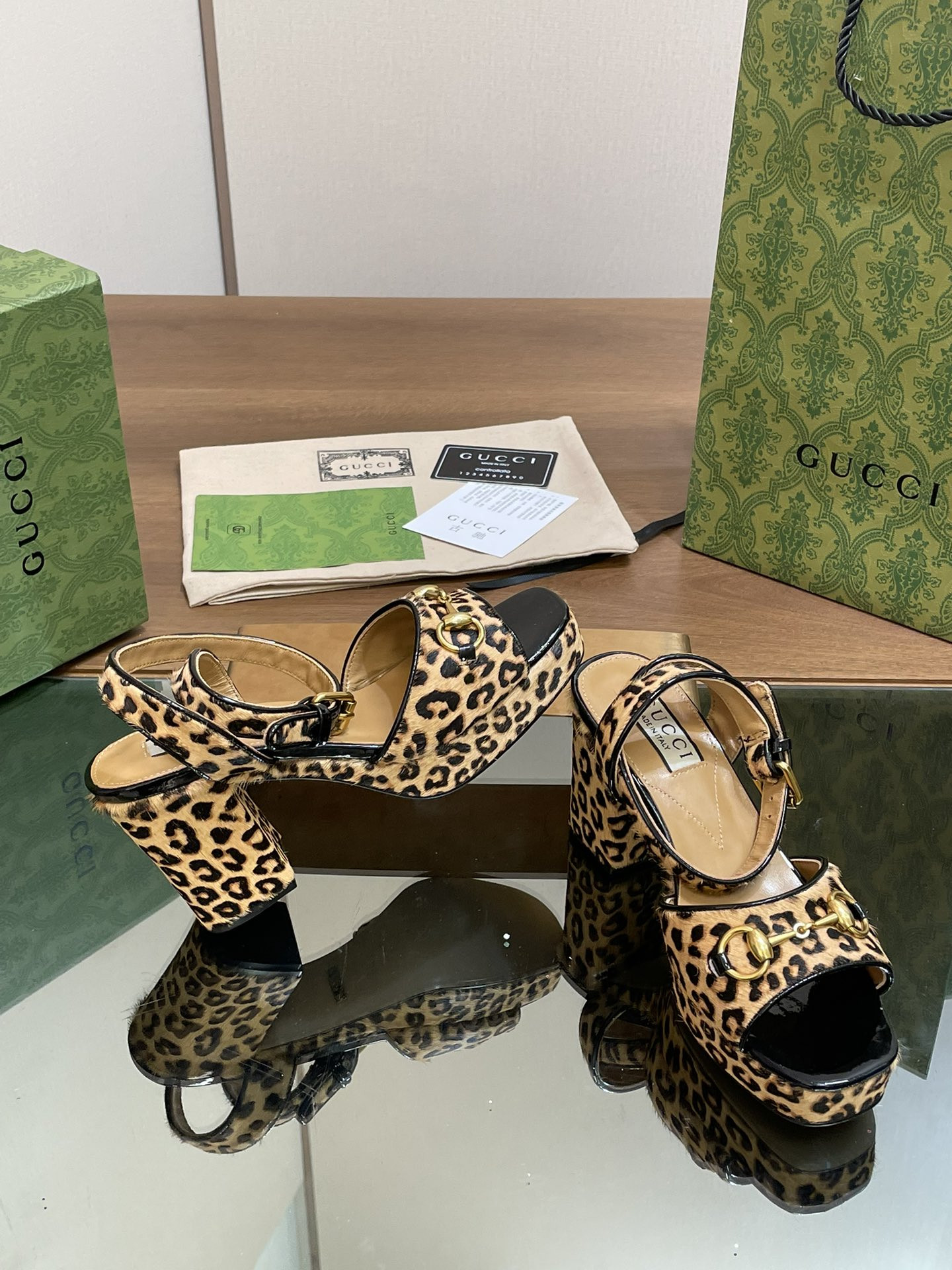 UA GUCCI HORSEBIT PLATFORM SANDAL