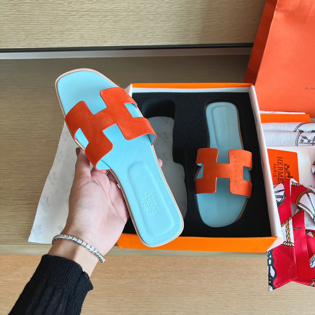 UA Hermès Oran sandal