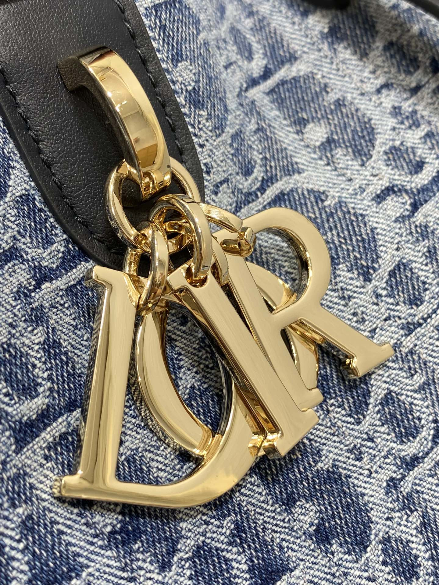 Small Dior Toujours Bag Blue Denim Dior Oblique Jacquard 23 x15 x15cm