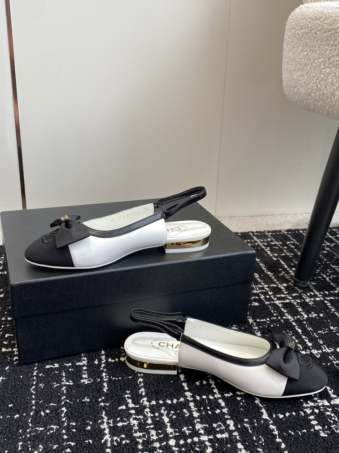 ua Ch*el slingbacks