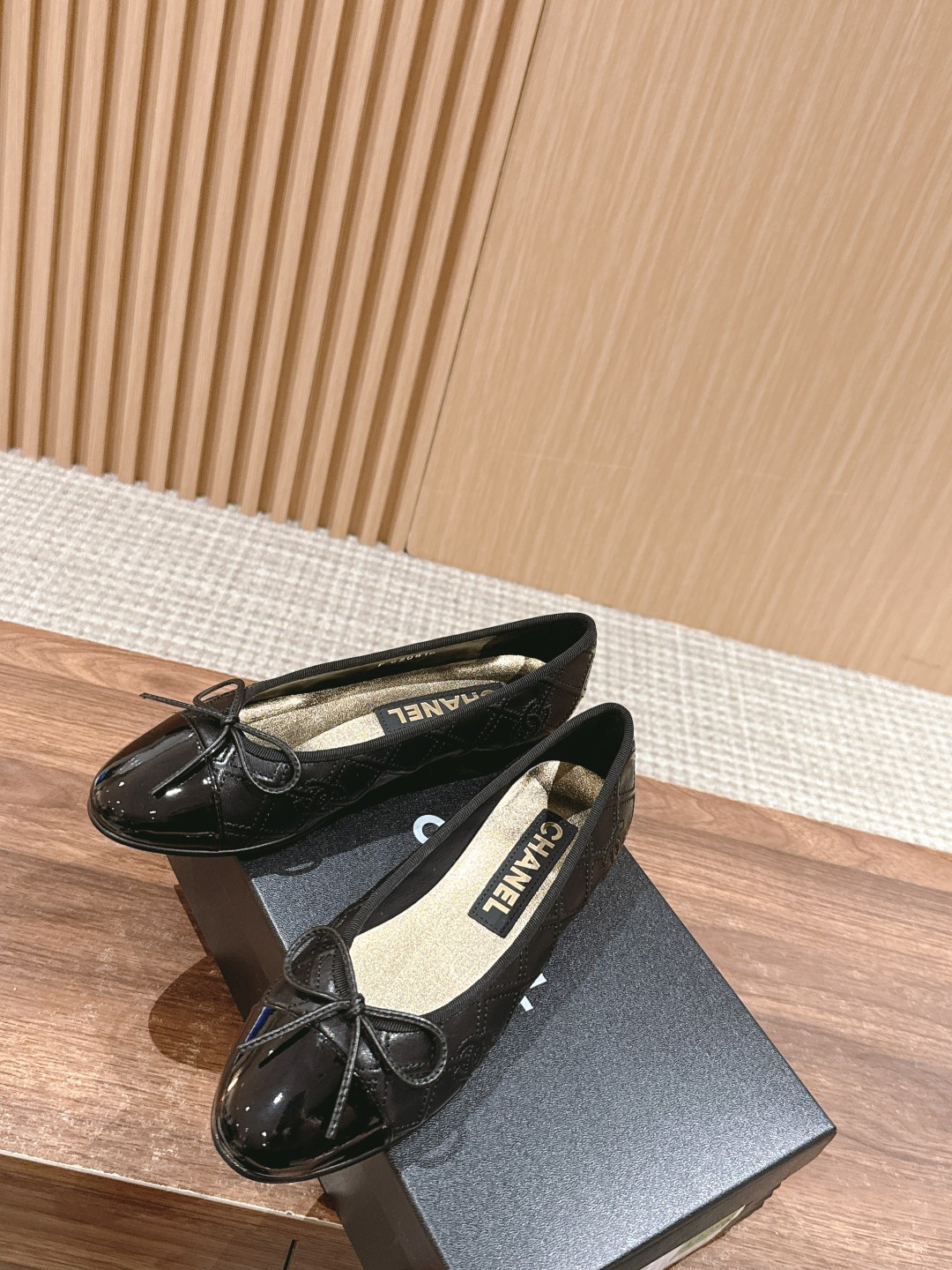 UA CHANEL BALLET FLATS