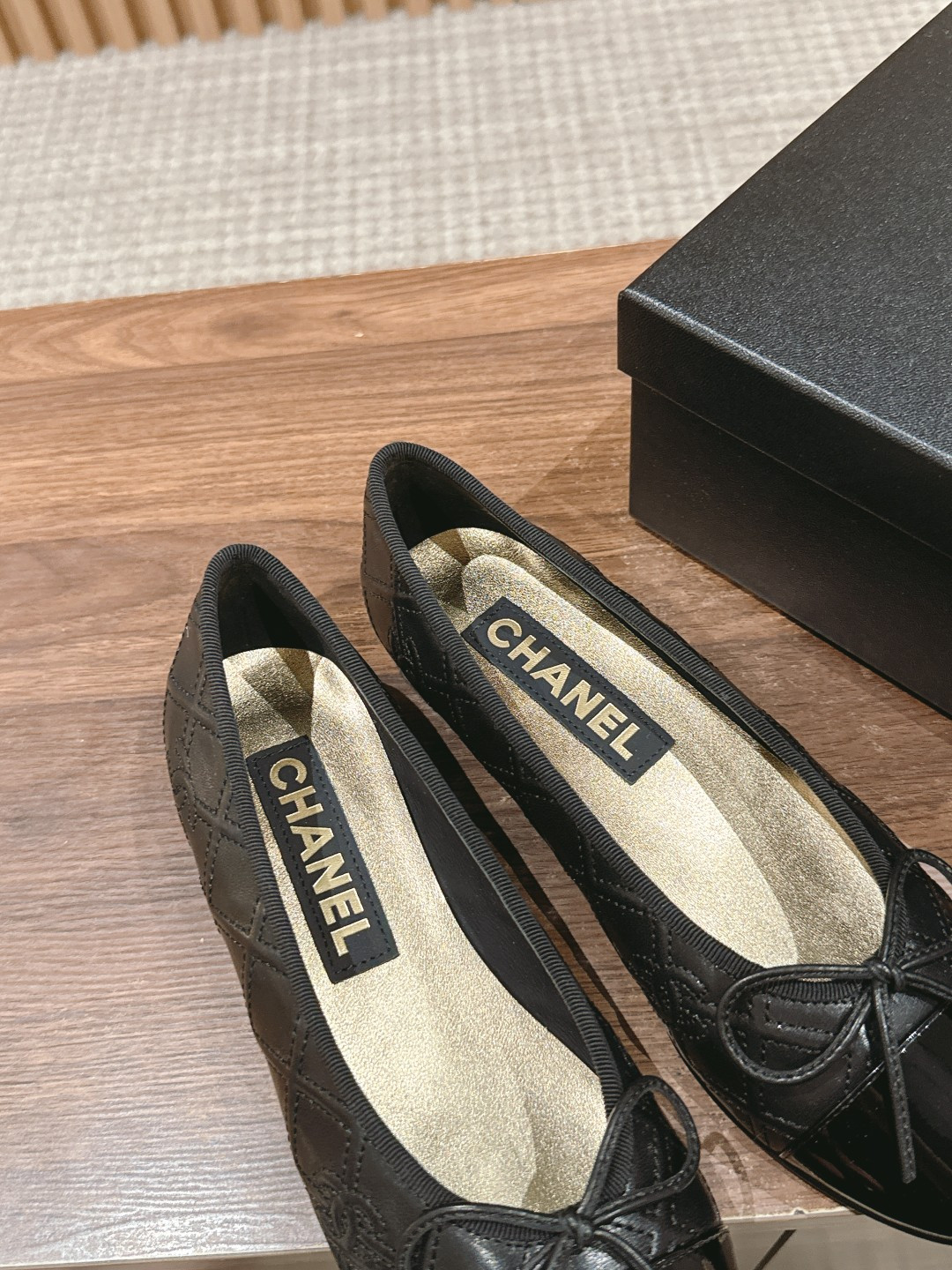 UA CHANEL BALLET FLATS
