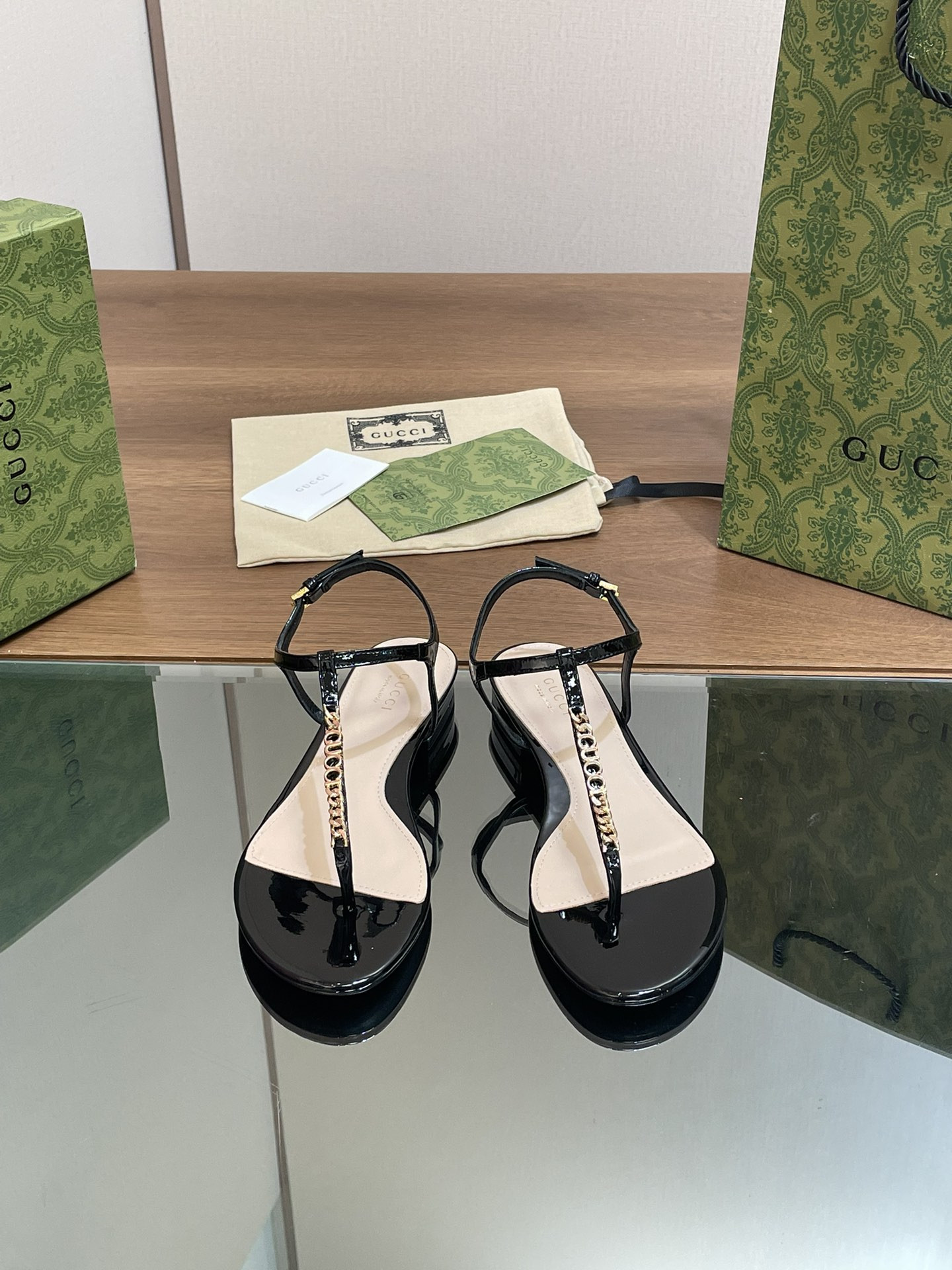 UA GUCCI SIGNORIA THONG SANDAL