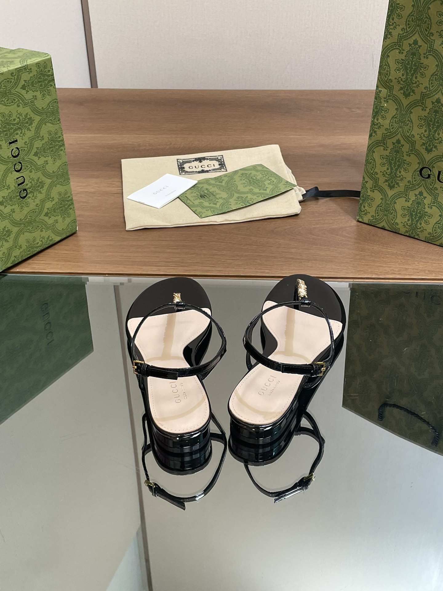 UA GUCCI SIGNORIA THONG SANDAL