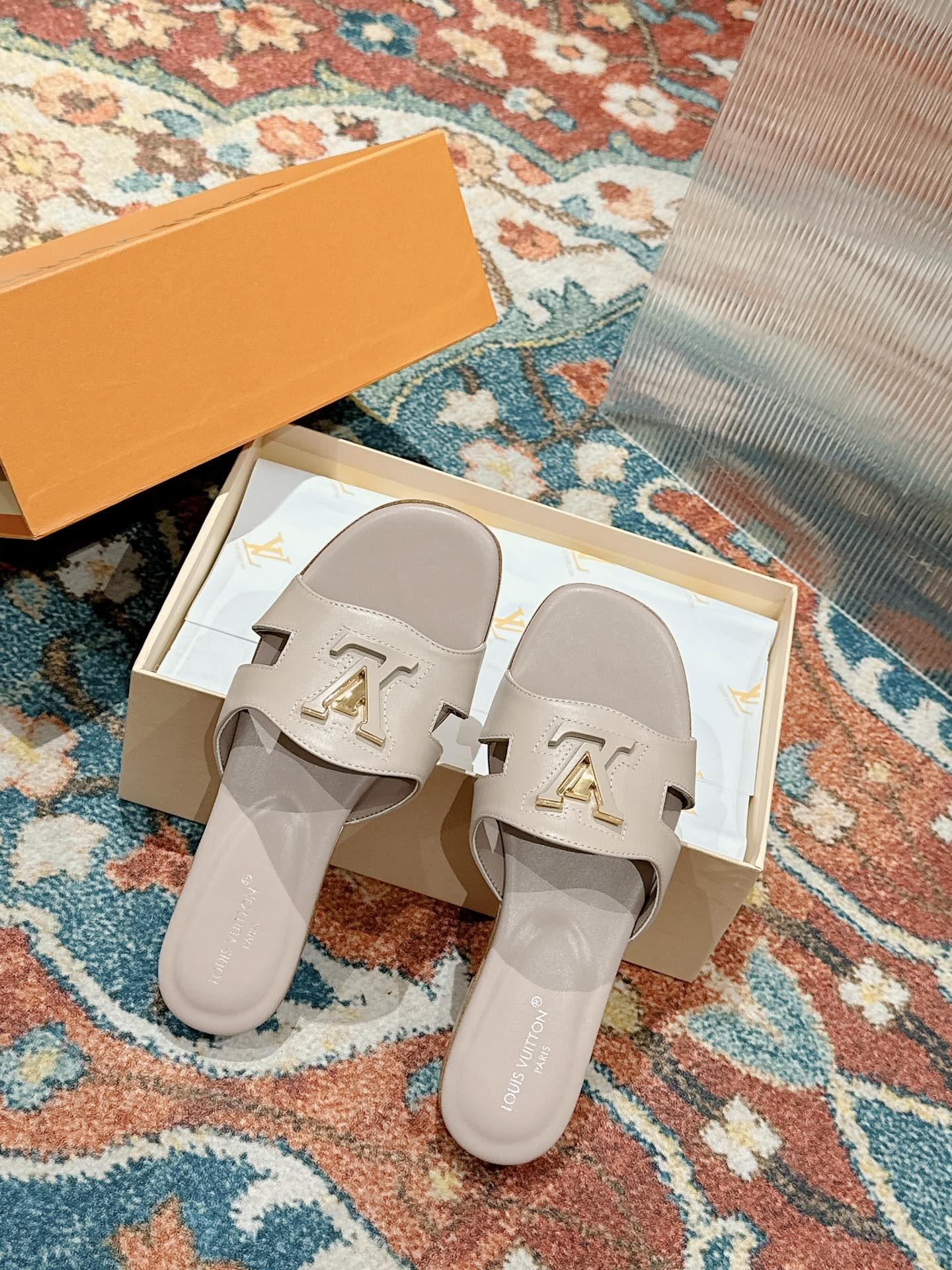 UA LV Flat Mule