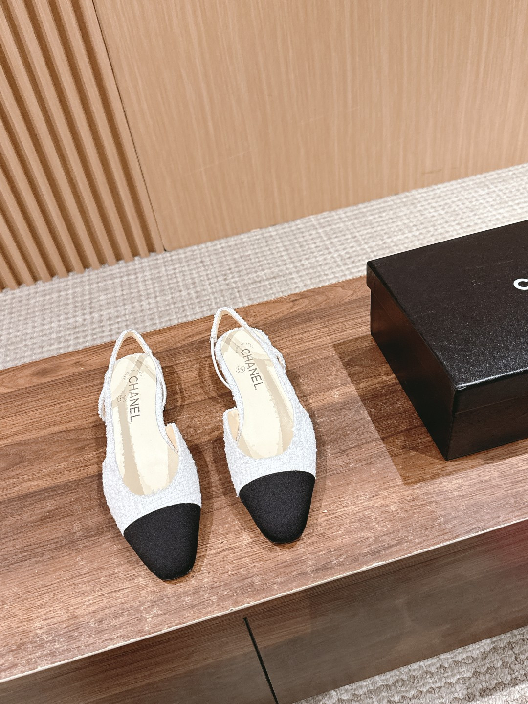 UA CHANEL SLINGBACKS FLAT