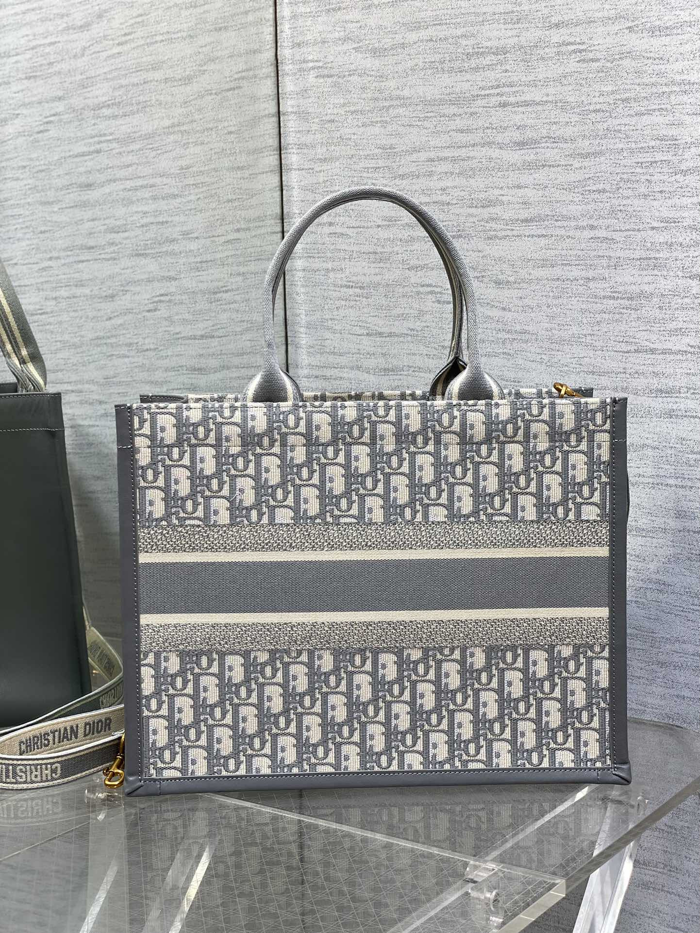 Dior Medium Dior Book Tote Gray Dior Oblique Embroidery and Calfskin 36.5 x 28 x 17.5 cm