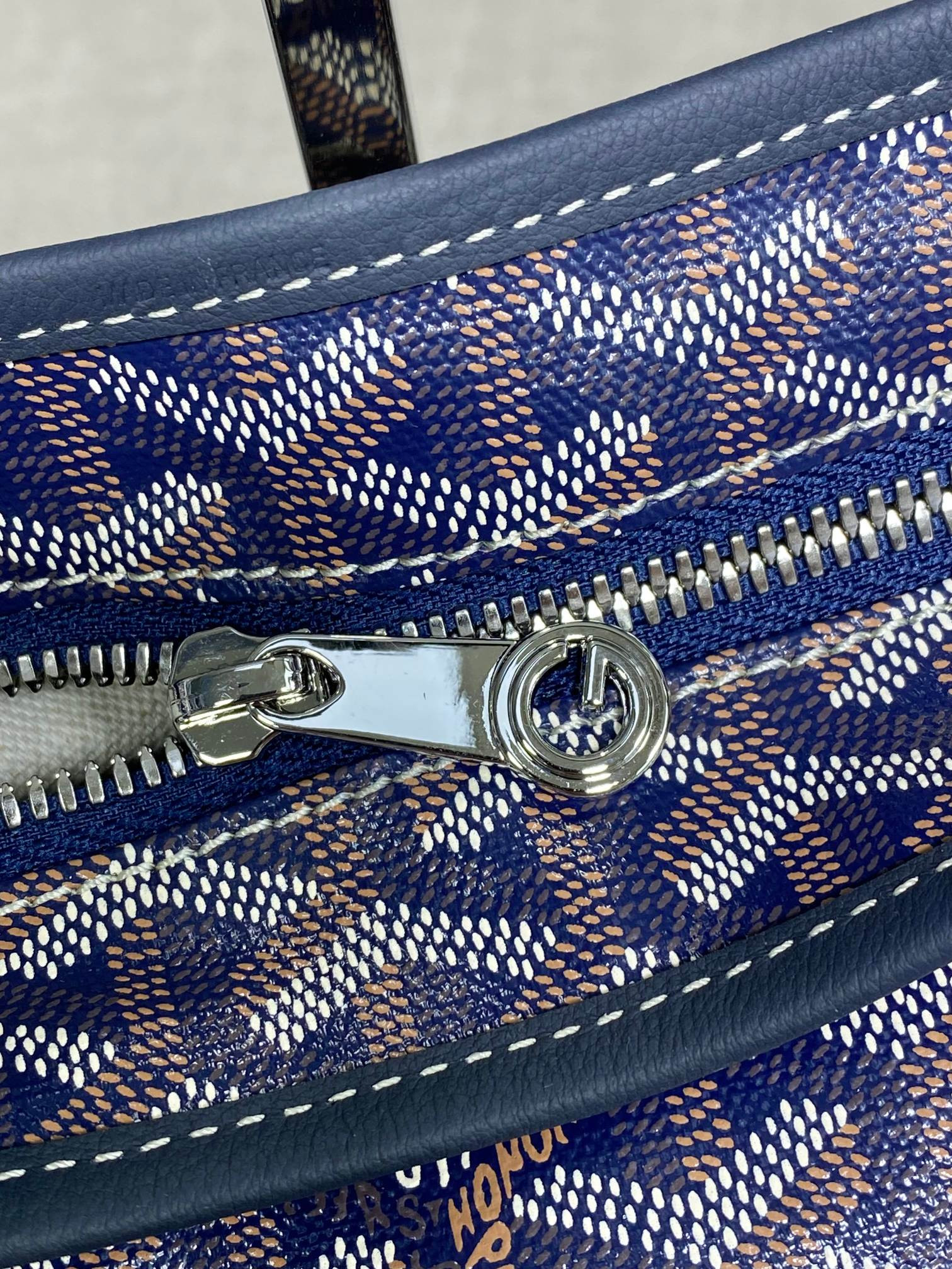 Goyard BOHEME HoBo 27 cm x 15 cm x 42 cm