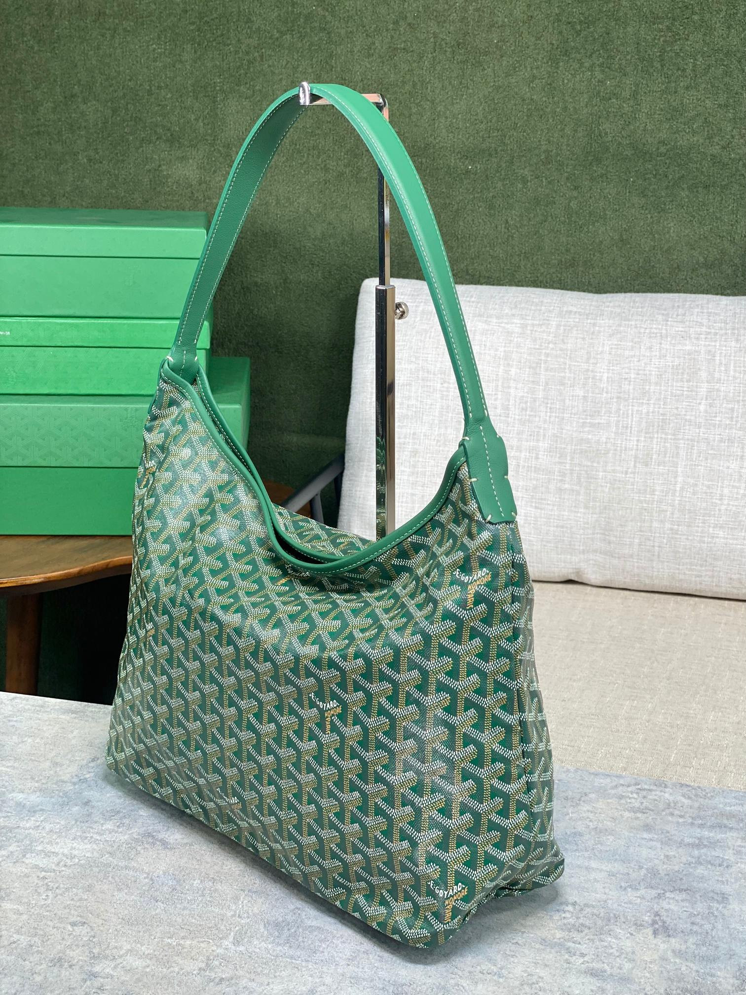 Goyard BOHEME HoBo 27 cm x 15 cm x 42 cm