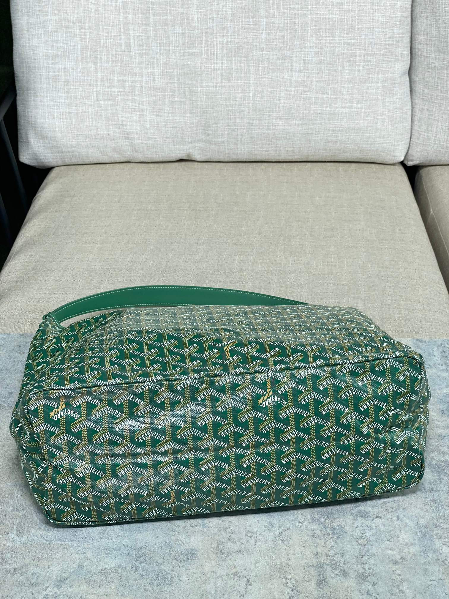 Goyard BOHEME HoBo 27 cm x 15 cm x 42 cm