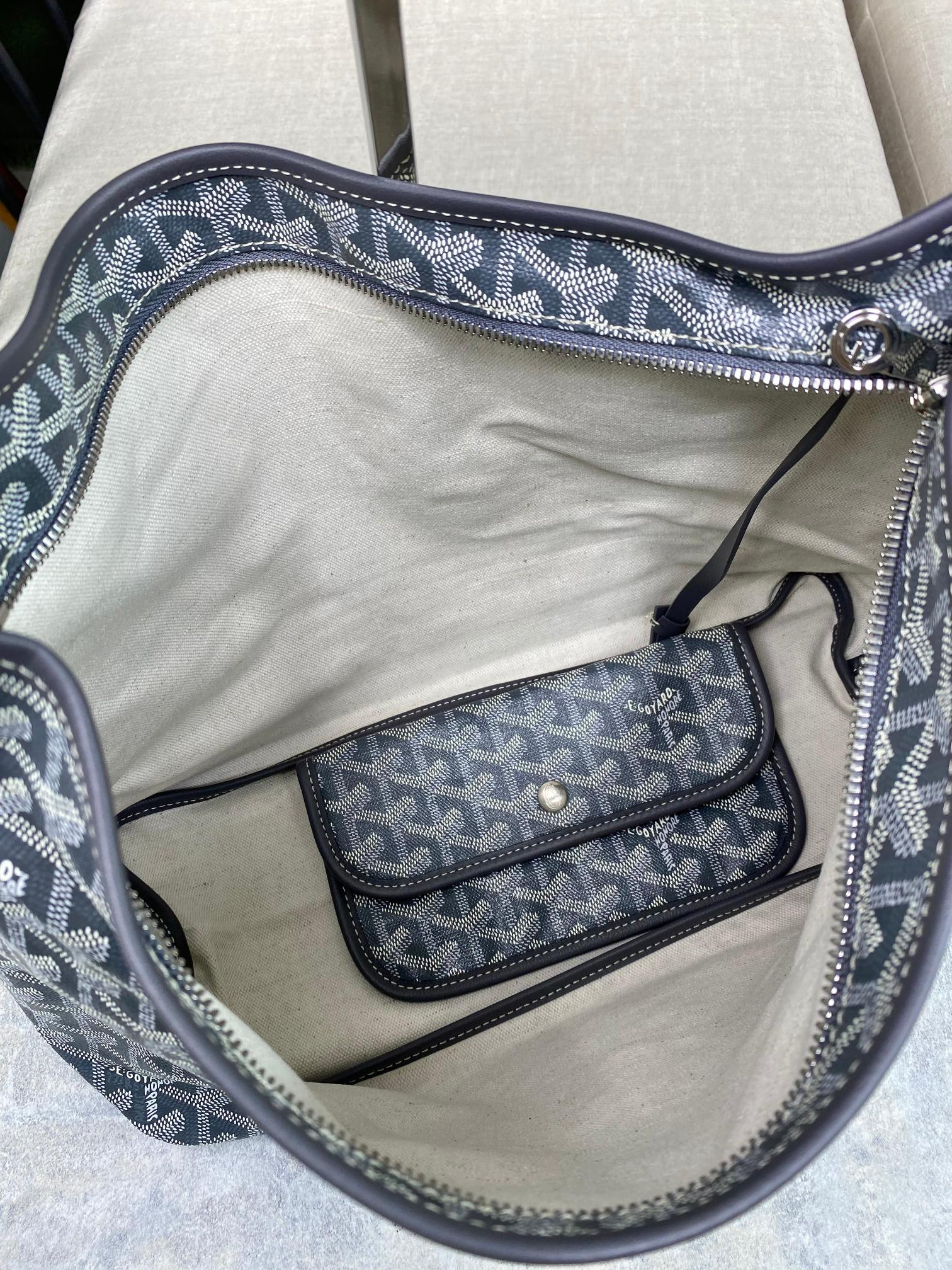 Goyard BOHEME HoBo 27 cm x 15 cm x 42 cm